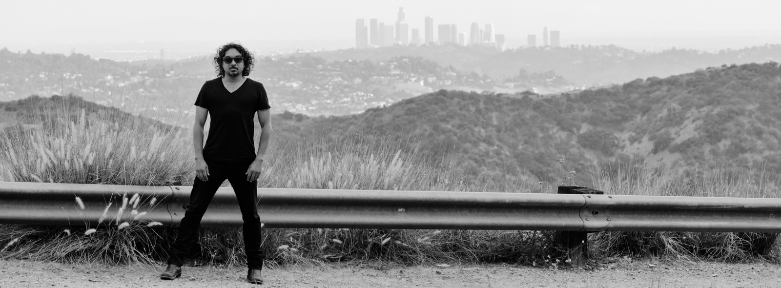 DSC_0657_shirt_bw.jpg
