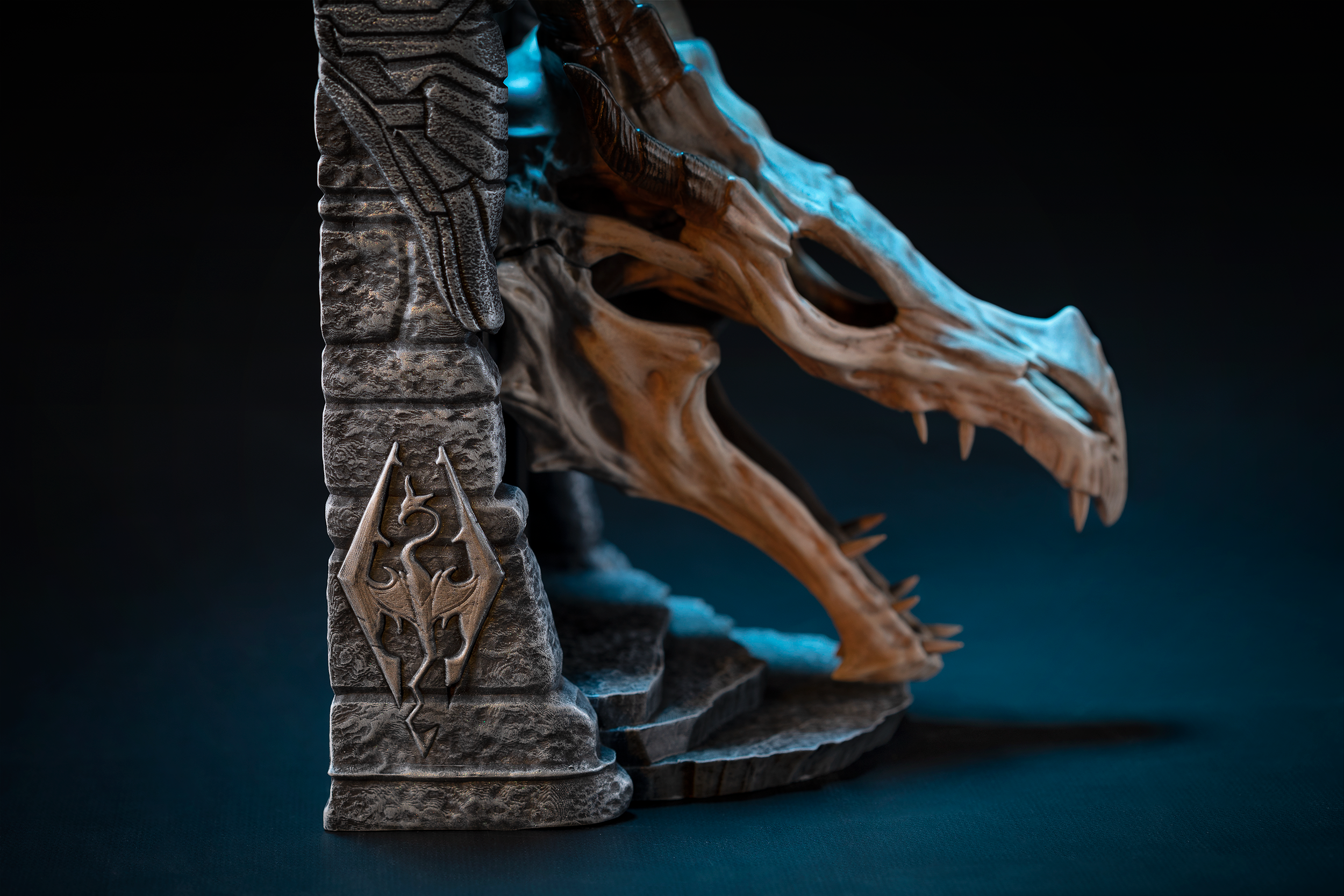 SKYRIM_BOOKEND_DRAGON_SKULL_PHOTO_09.png