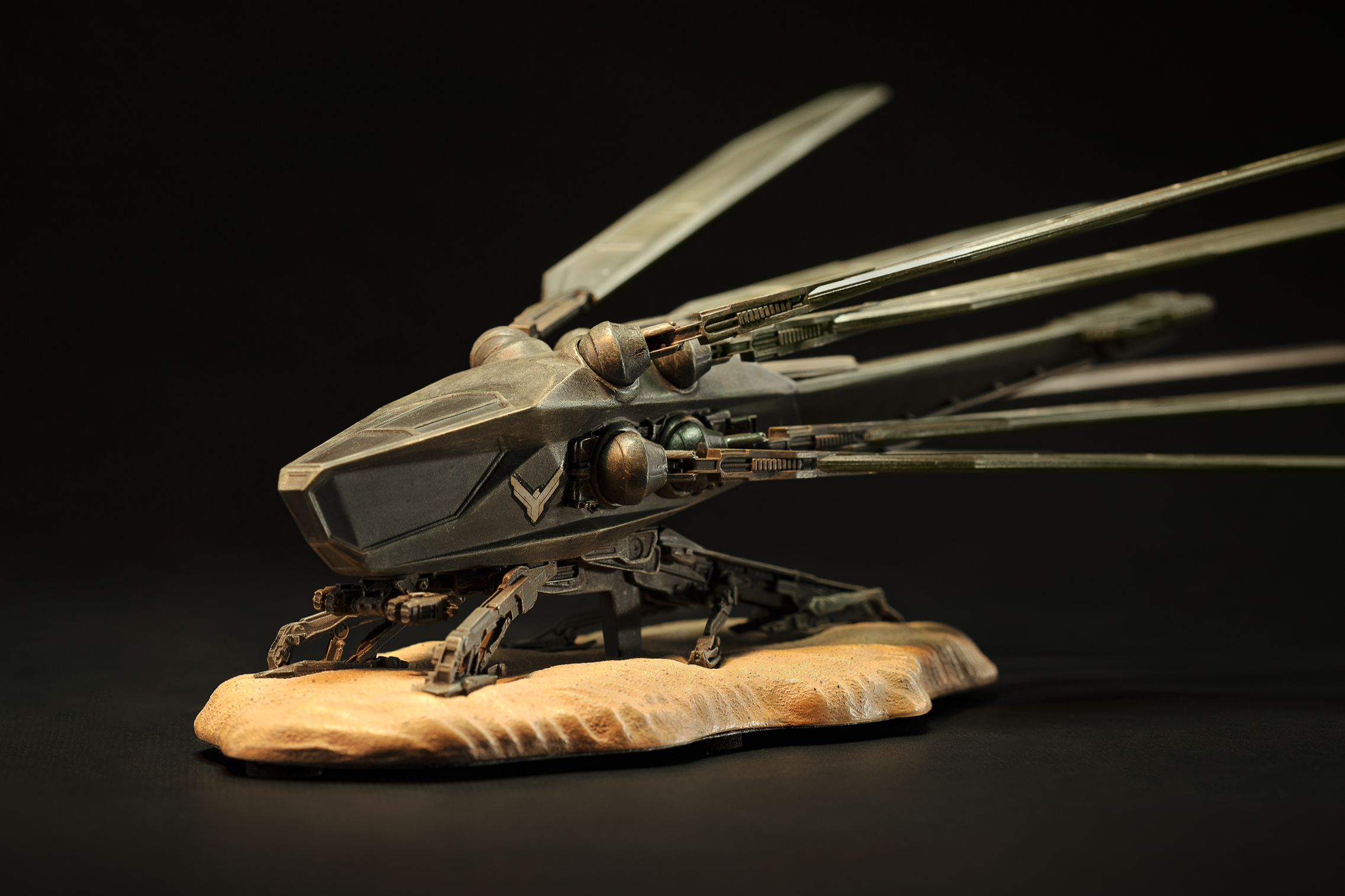DUNE_STATUE_ORNITHOPTER_PHOTO_11.png