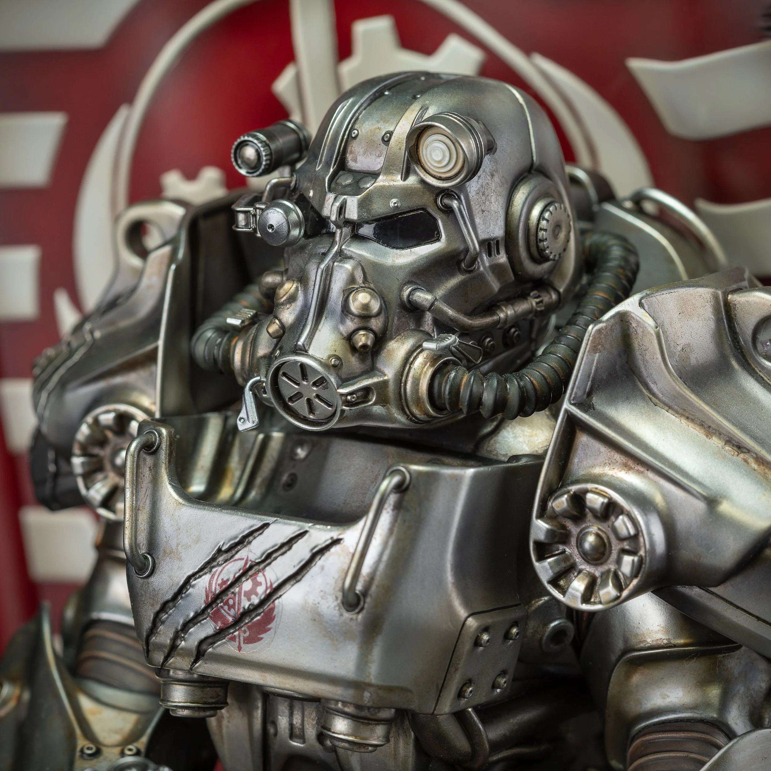 FALLOUT_STATUE_BROTHERHOOD_OF_STEEL_DHD_PHOTO_12.jpg
