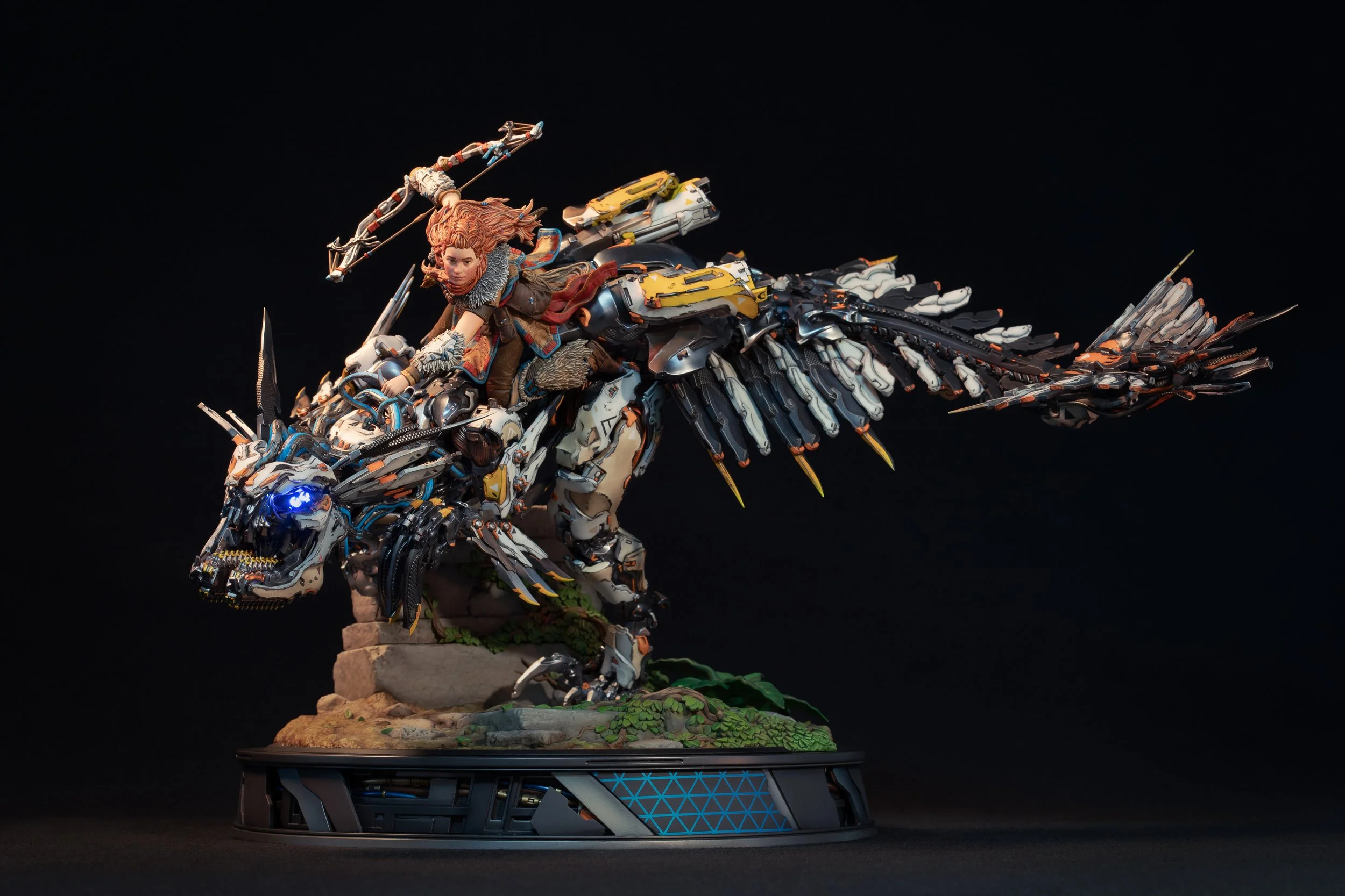 HFW_STATUE_CLAWSTRIDER_PHOTO_13.jpg