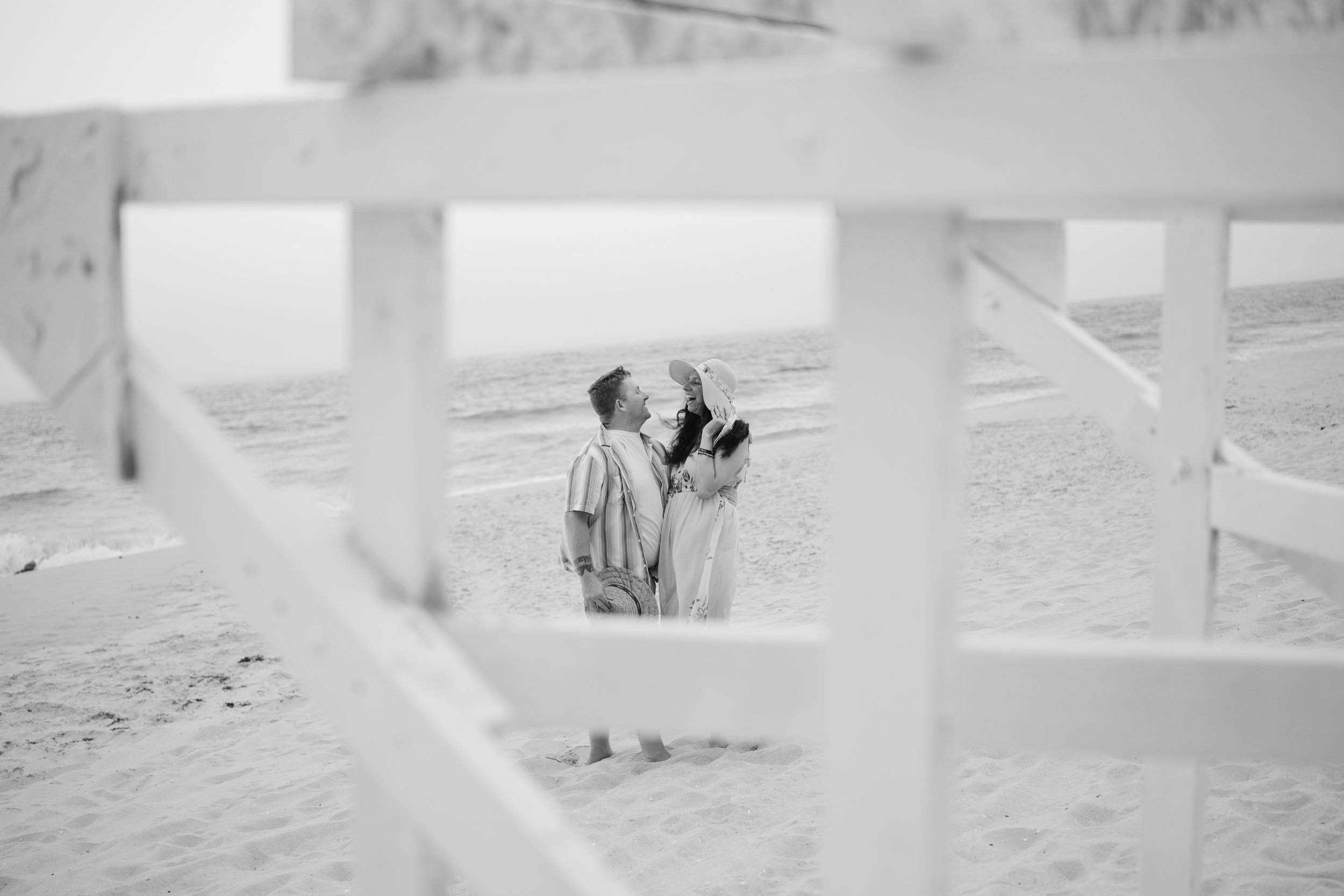 MARKASHLEY_BEACH_ENGAGEMENT-110.jpg
