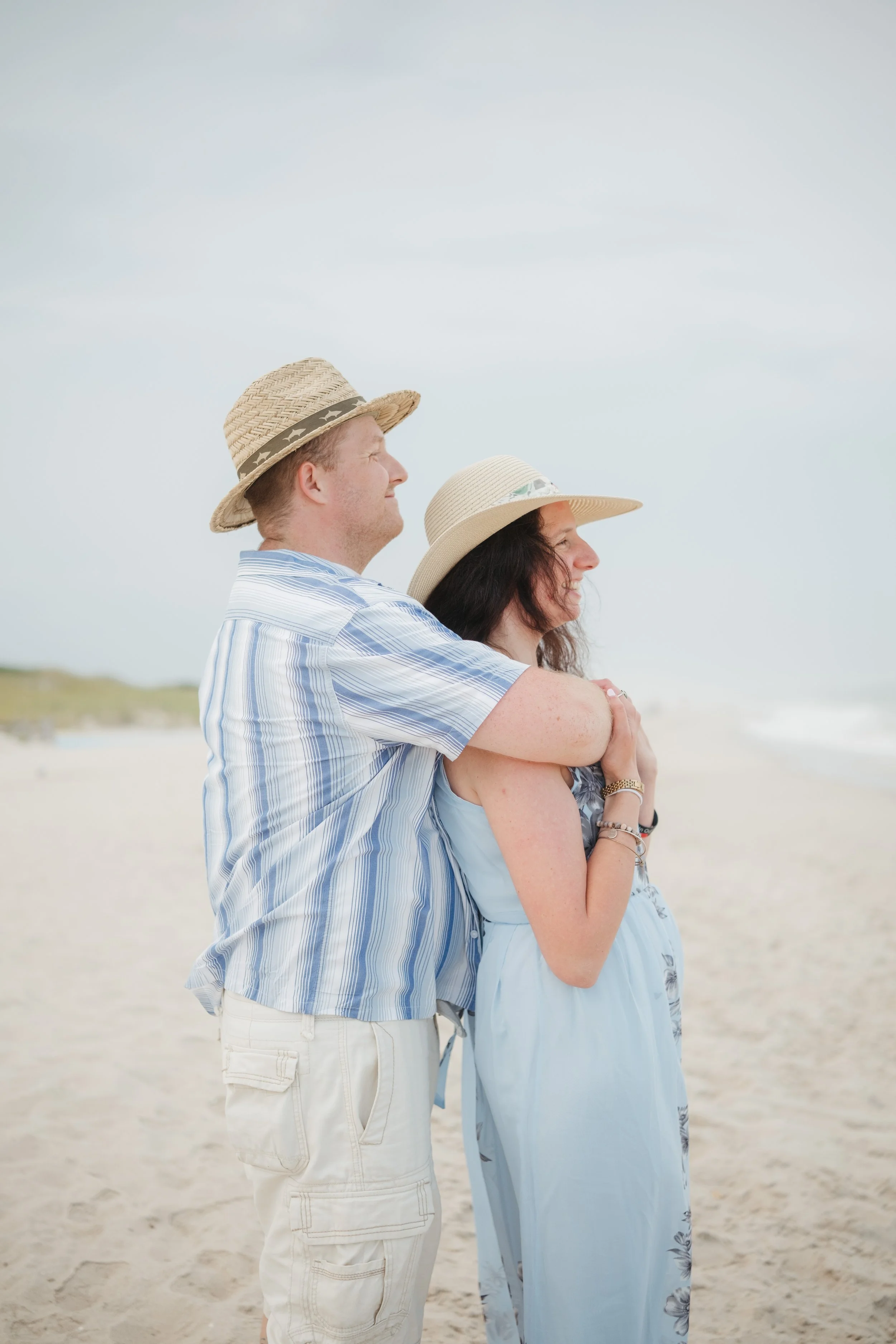 MARKASHLEY_BEACH_ENGAGEMENT-57.jpg