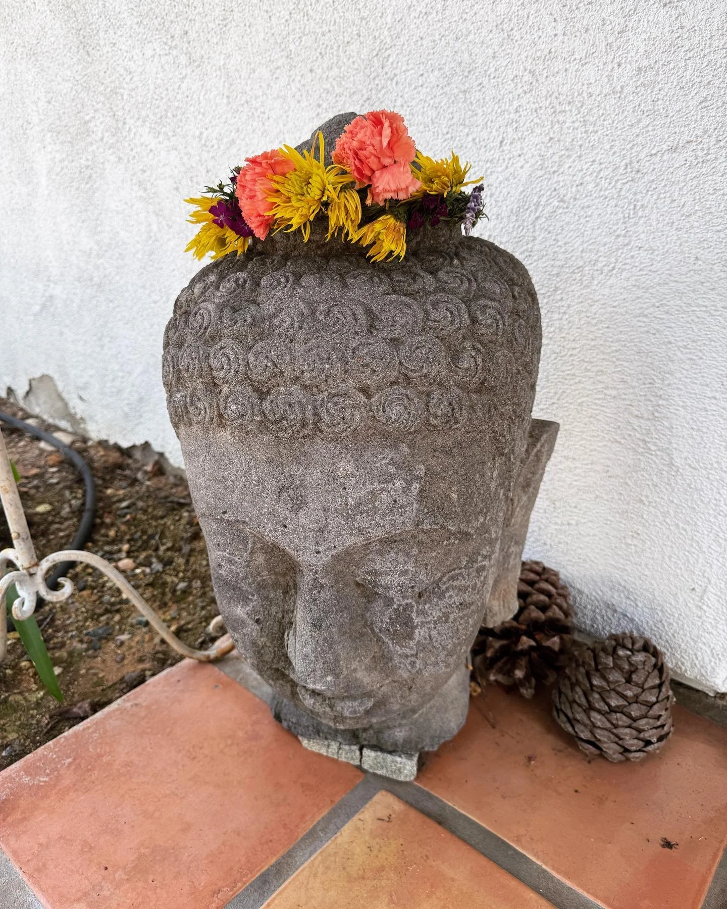 Enjoyed an amazing student workshop in our 2025 Fundamentals of Holistic Grief Coaching Certification Course practicums! A student chose to use art therapy, nature, mindfulness, and inner child work to support feelings of loss and abandonment - so im