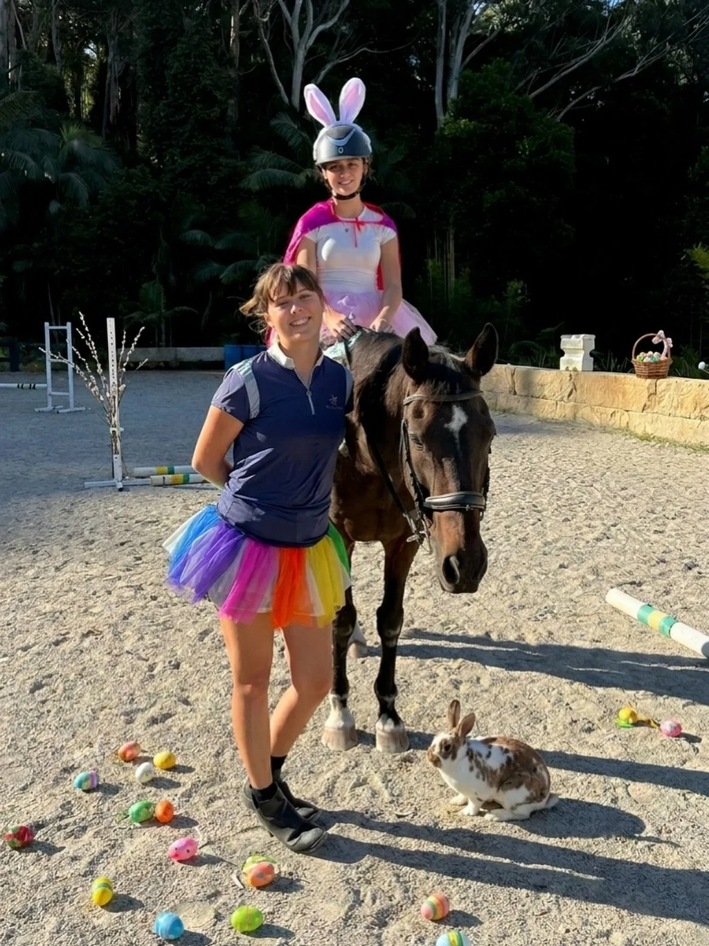 Happy Easter🐰 We hope your day has been filled with sunshine, smiles, and lots of chocolate🍫 While you&rsquo;re busy with the eggs, our ponies are having their own feast&hellip; loving the extra carrots 🥕

Whether you&rsquo;re joining us for a hol