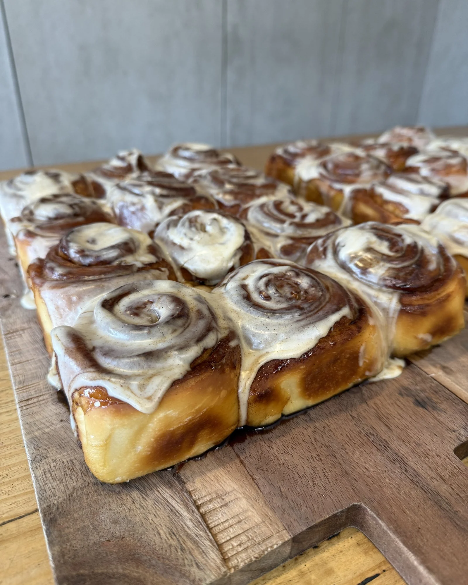 marche-catering-cinnamon-scrolls-4x5.jpg