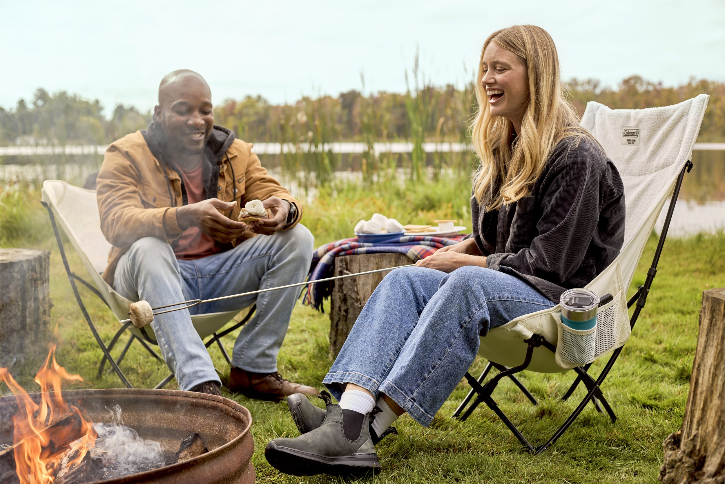 IOREC408_Coleman_Sherpa_Chair_Lifestyles Bonus Smores 2.jpg