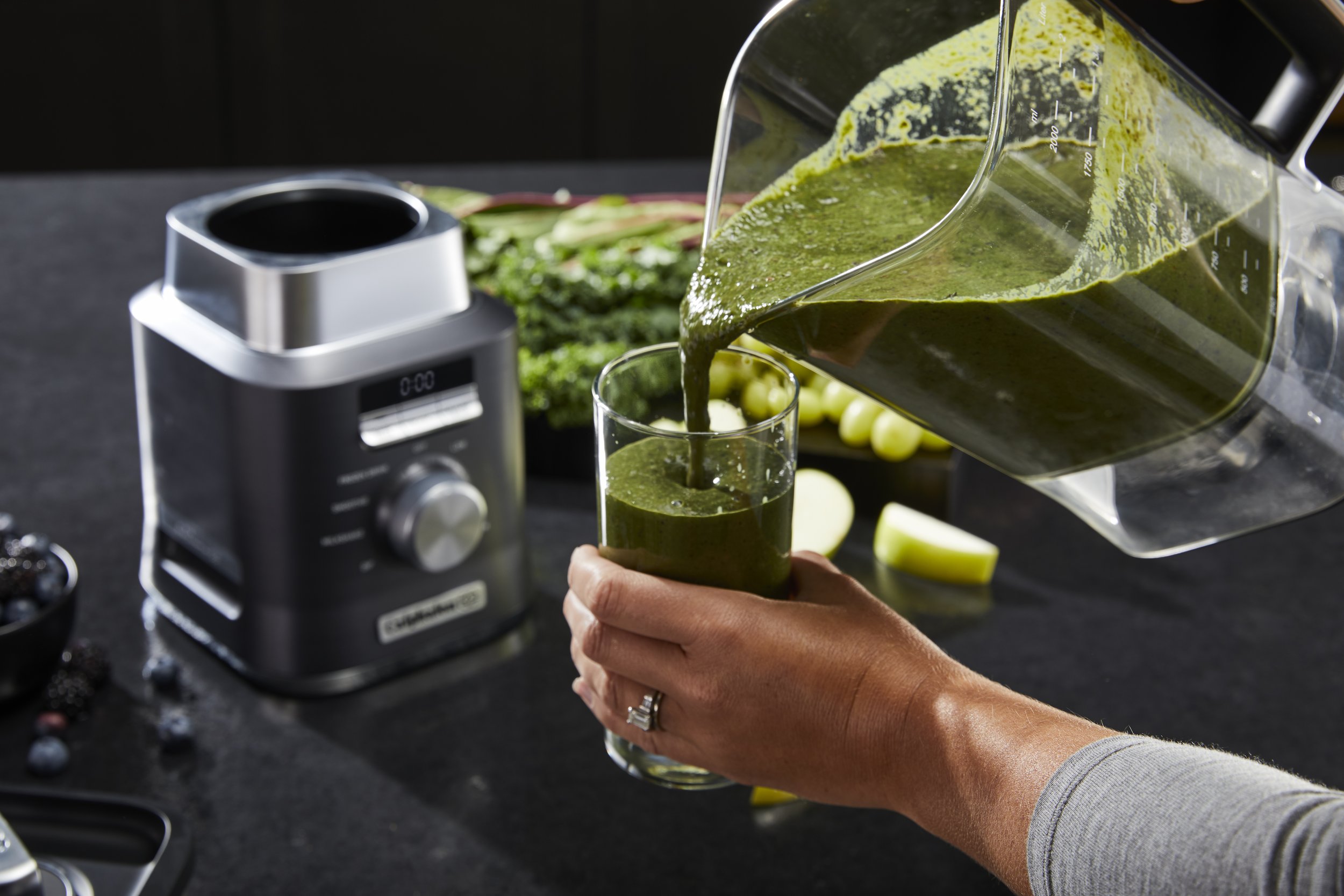 BLCLMB1-calphalon-electrics-blender-jar-with-blended-food-specialty-grey-in-use-2.jpg
