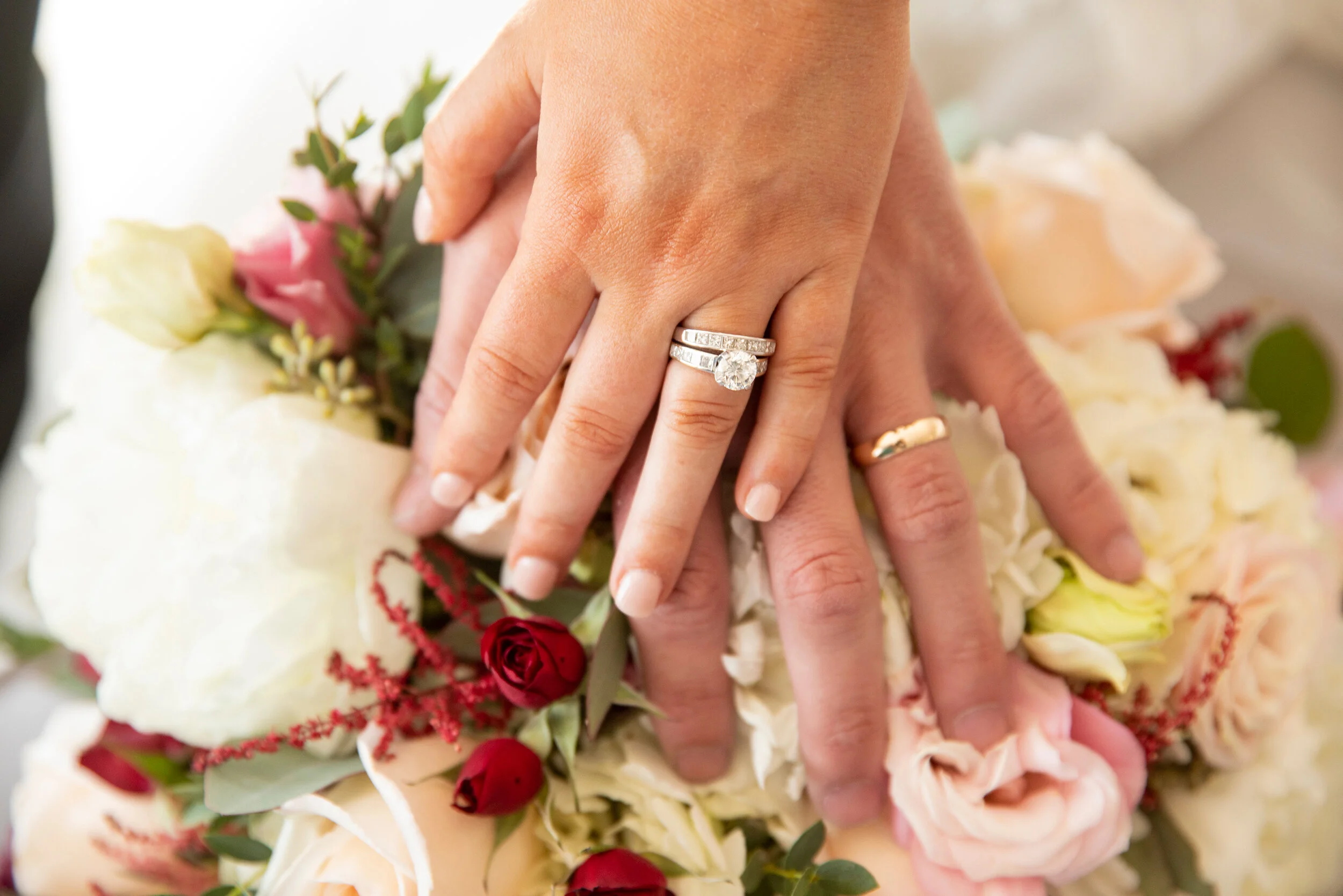 gatlinburg-cabin-wedding-photographer-planner-ring-shot.jpg