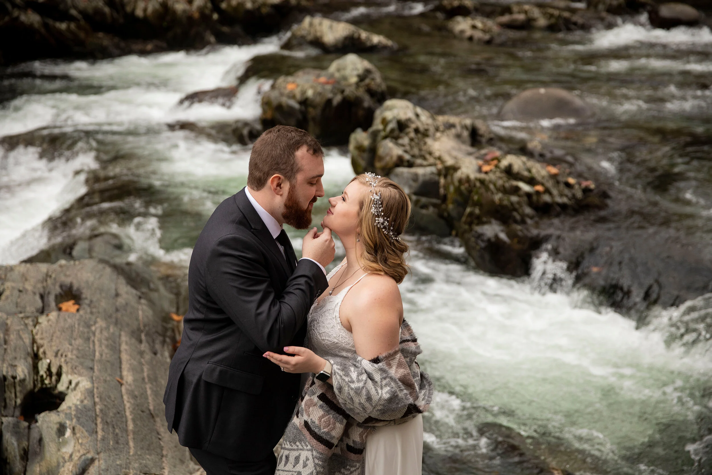 gatlinburg-tn-wedding-photographer-riverside-elopement.jpg