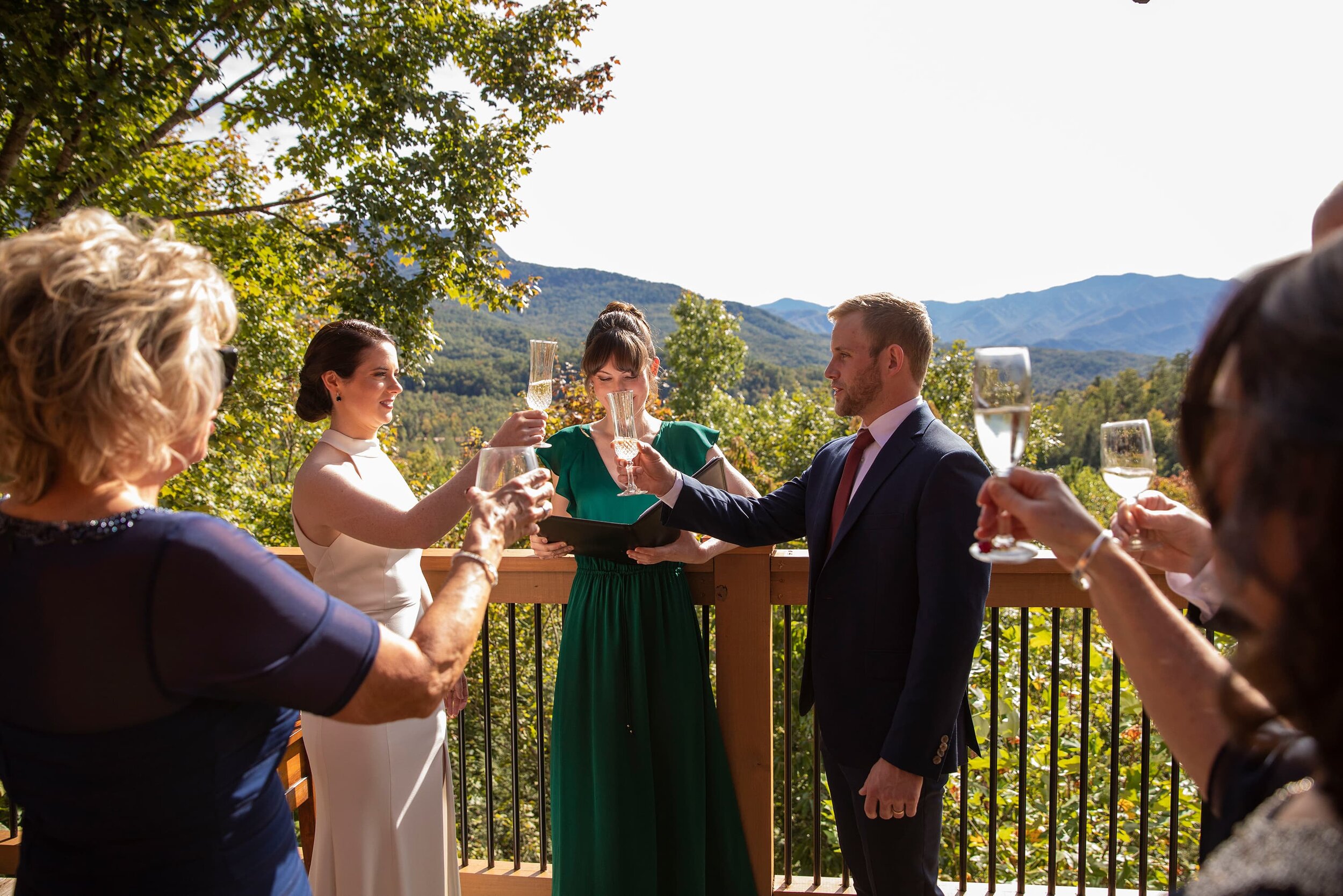 gatlinburg-cabin-wedding-champagne-toast.jpg