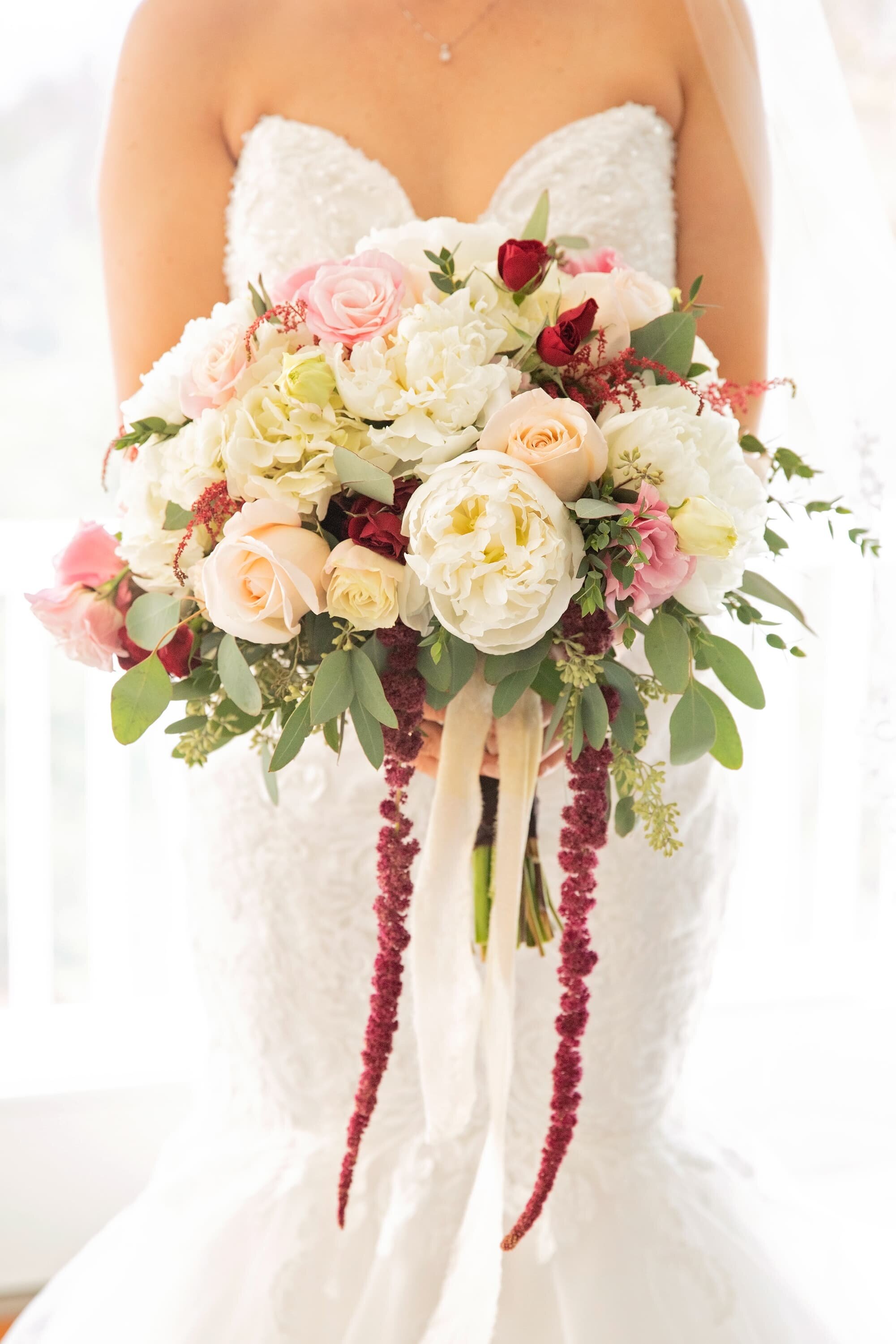 gatlinburg-photographer-elopement-bouquet.jpg