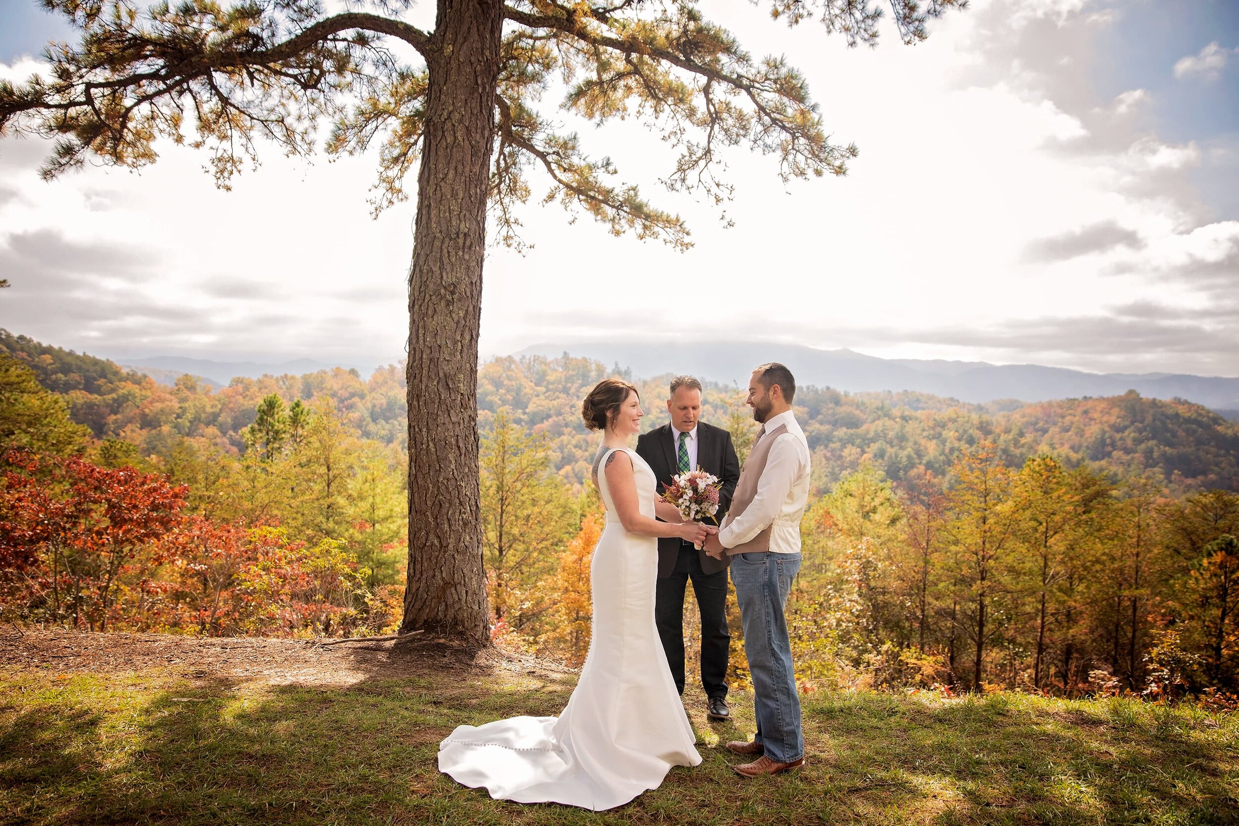 gatlinburg-wedding-photographer-mountain-top-ceremony-with view.jpg