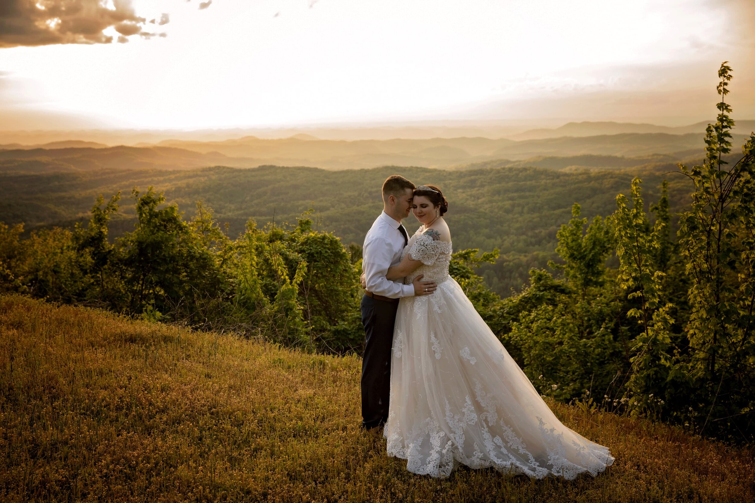 gatlinburg-wedding-photographer-mountain-top.jpg
