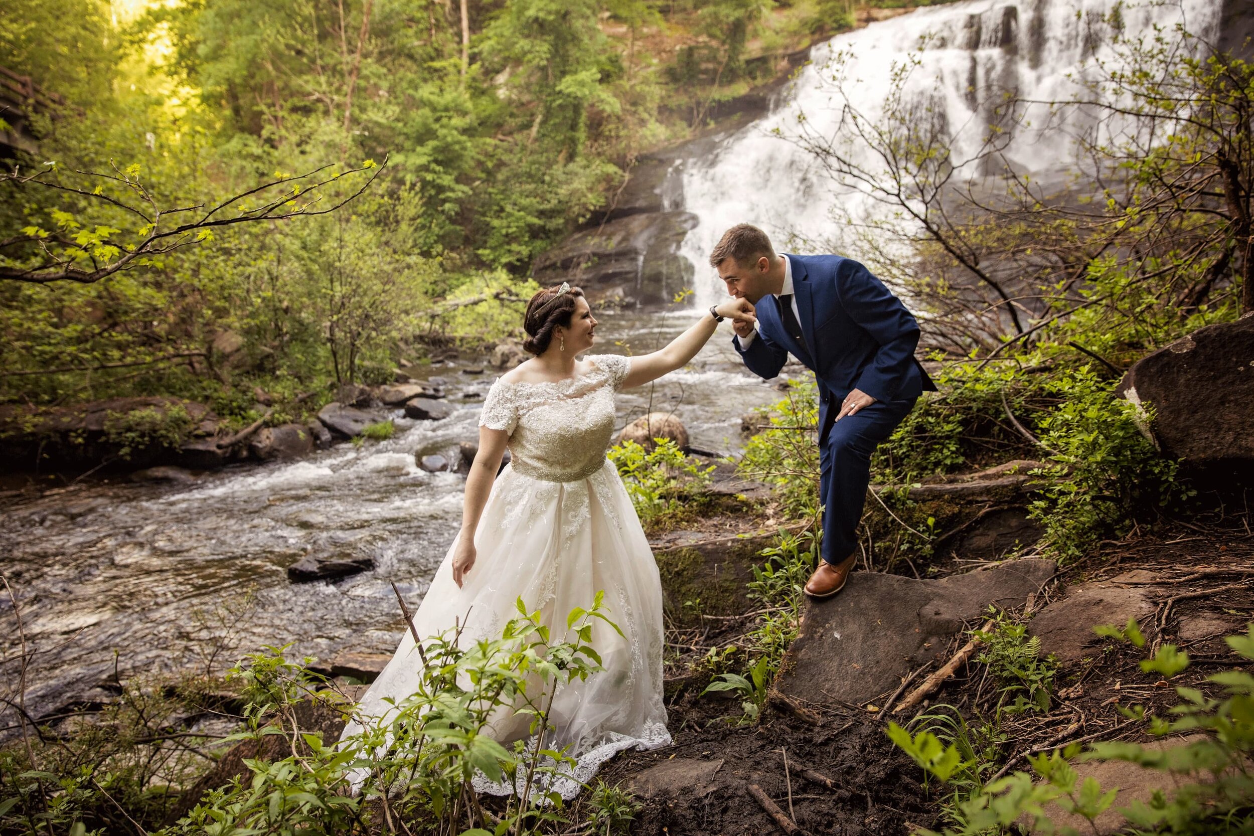 gatlinburg-wedding-photography-waterfall-couple.jpg