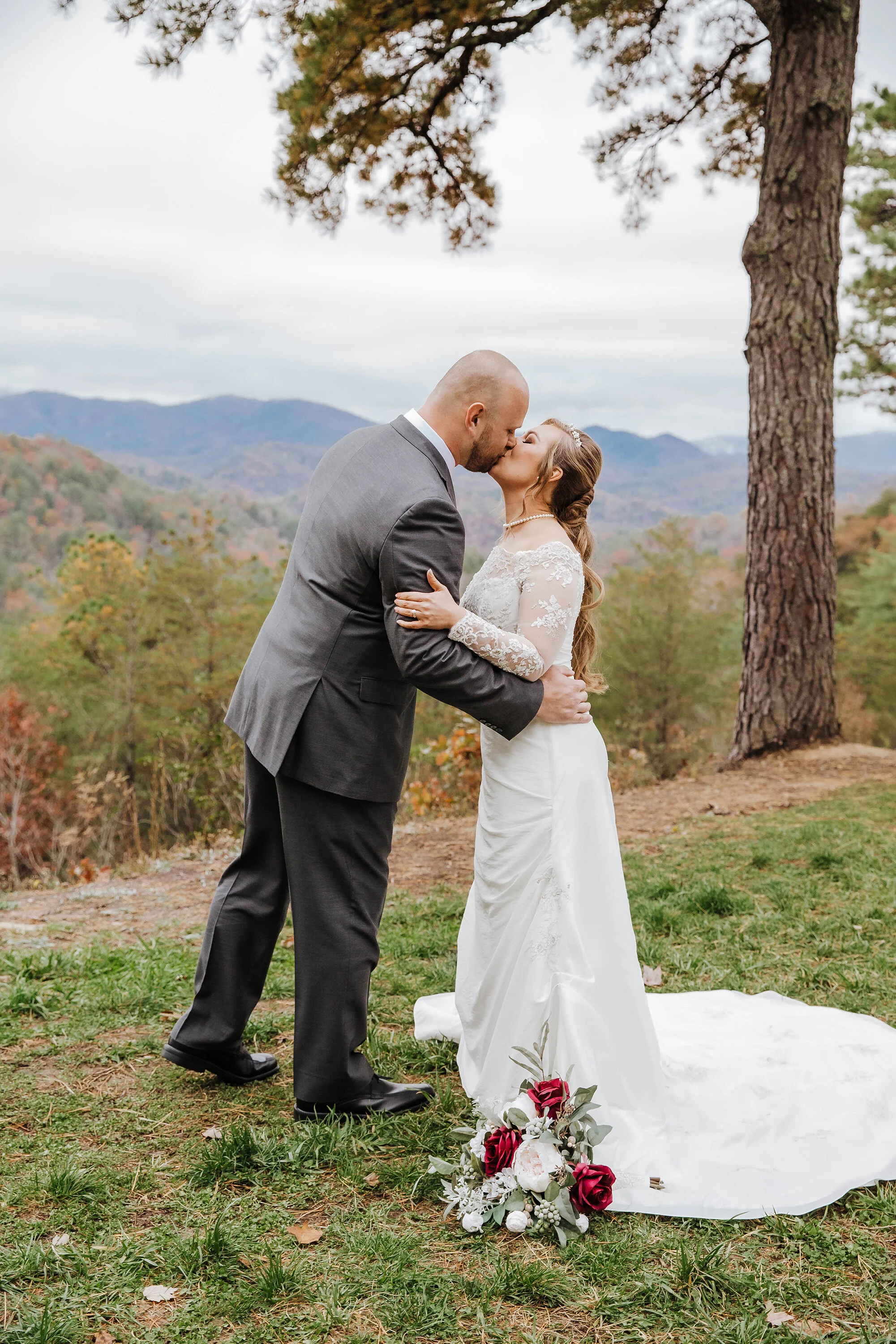 foothills-parkway-wedding-kiss.jpg