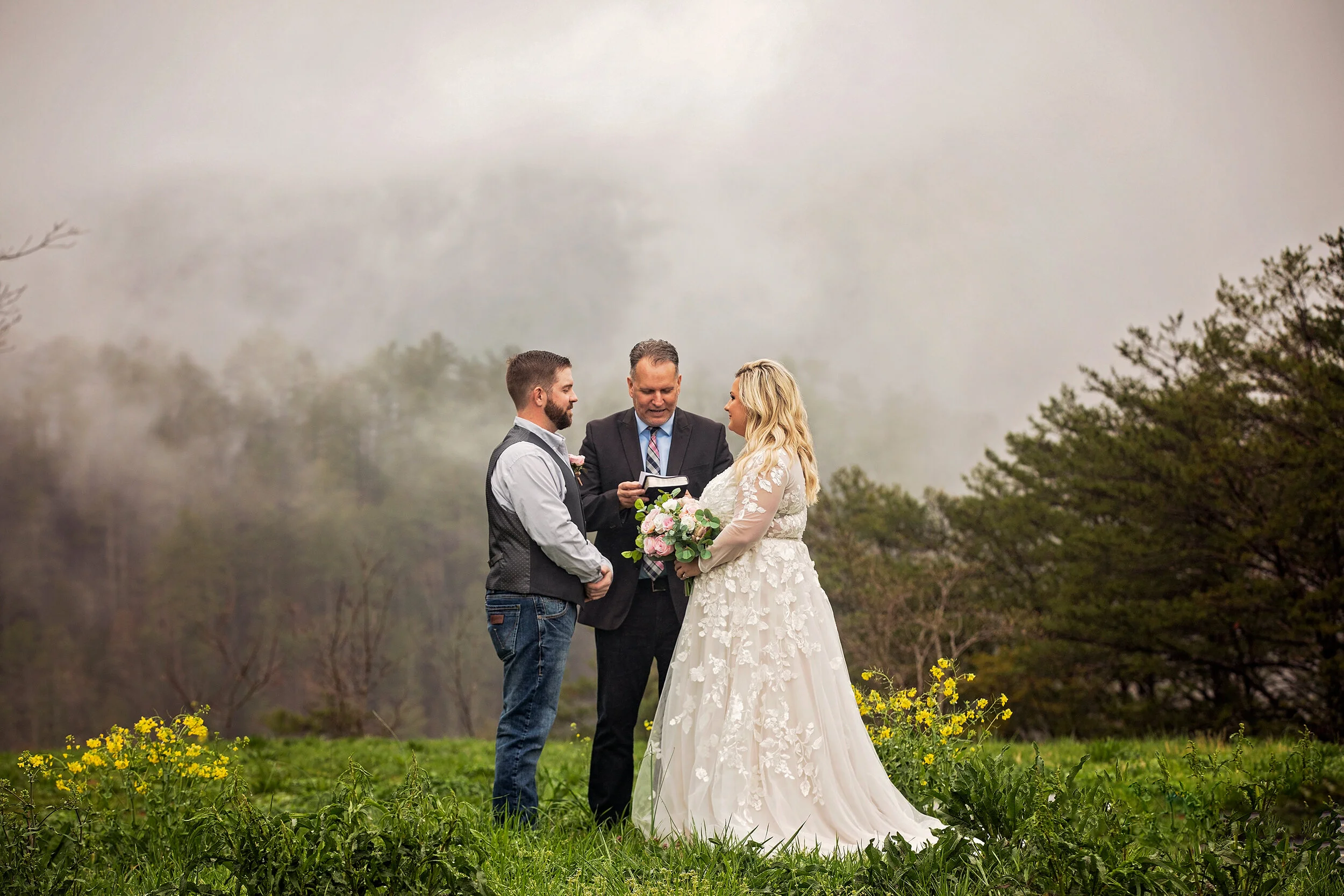 gatlinburg-elopement-tennessee-wedding.jpg