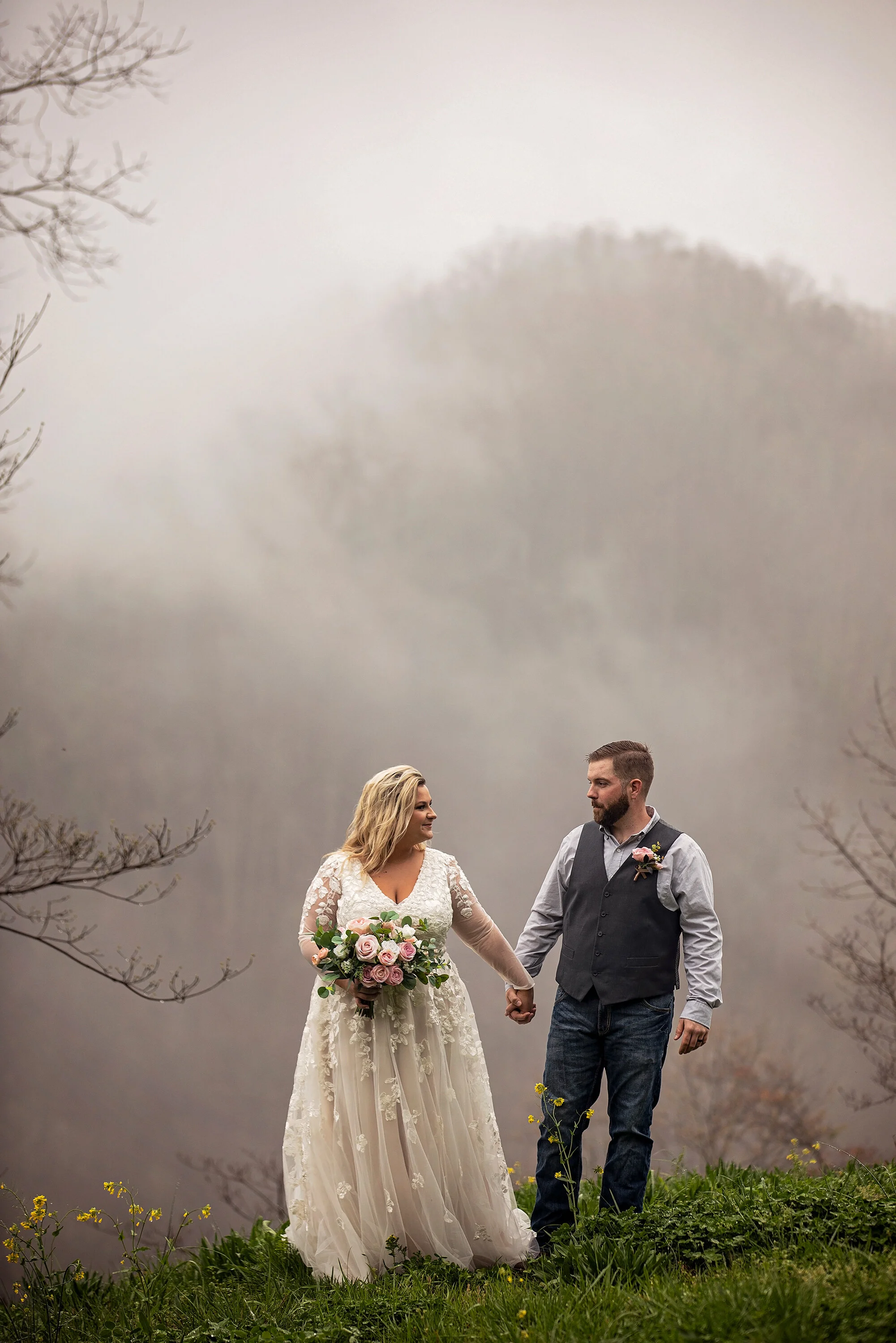 gatlinburg-rainy-day-elopement.jpg