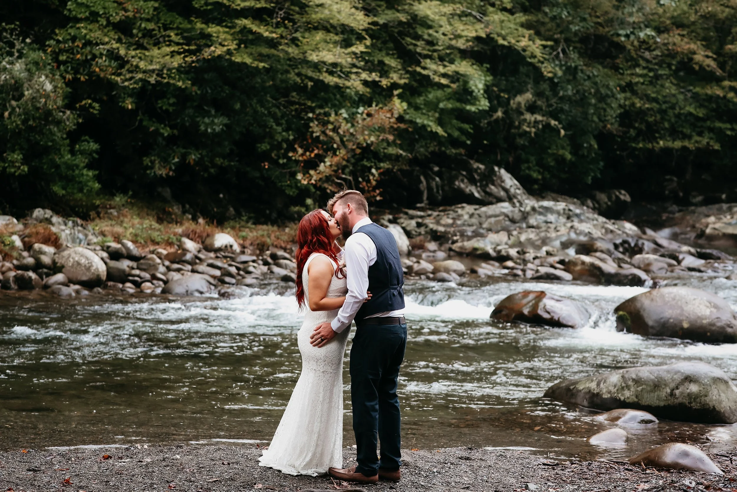 fisrt-kiss-elopement-greenbrier.jpg