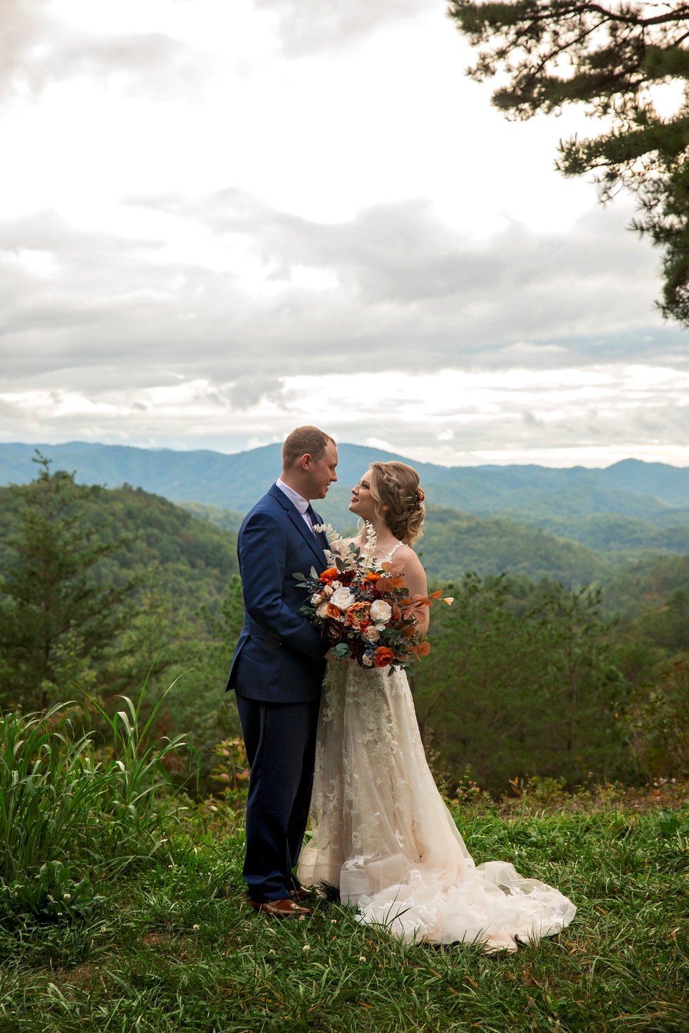 foothills-parkway-wedding-bride-and-groom-mountains.jpg