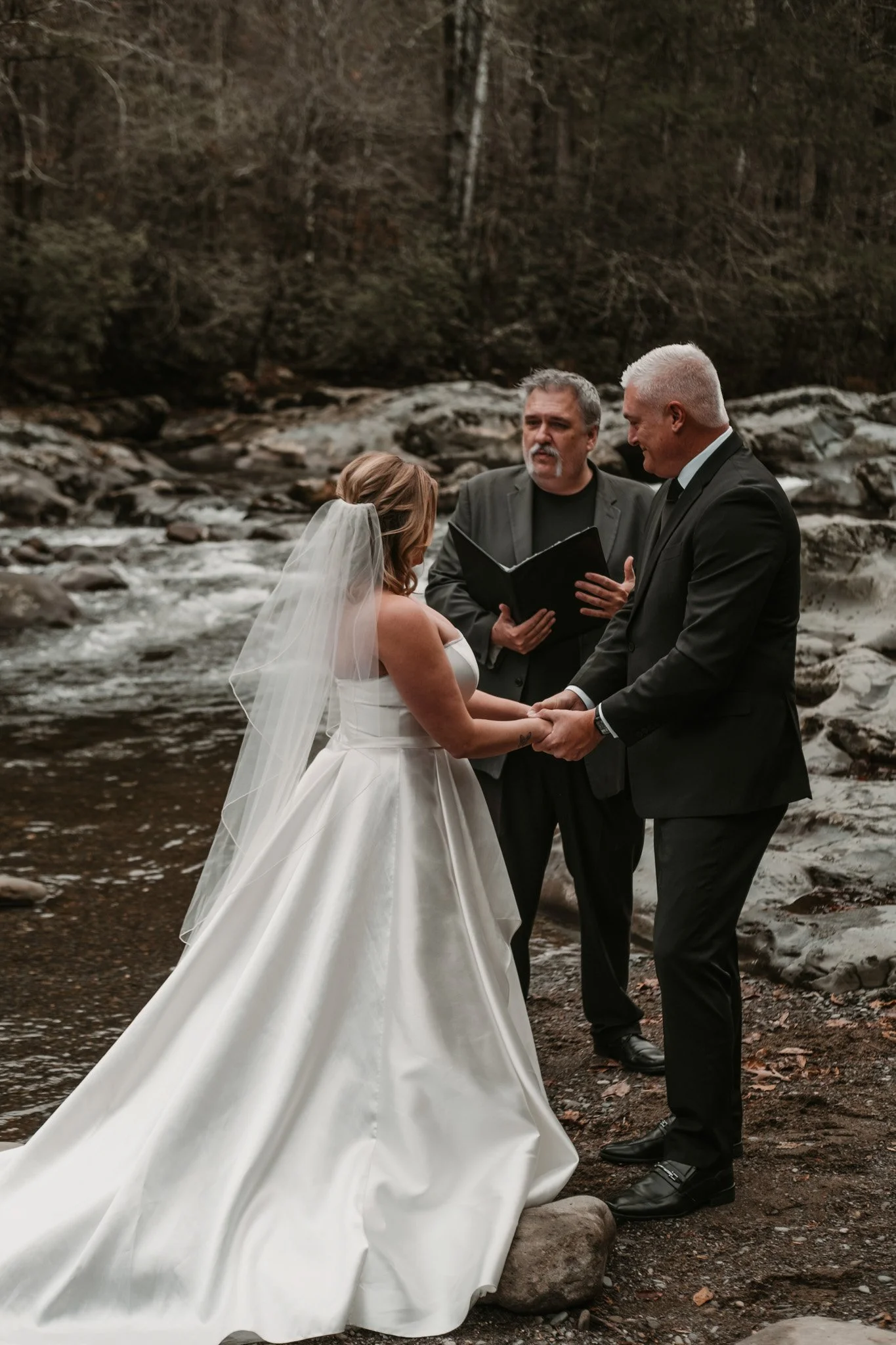 Effortless Elopements photographer britani-08.jpg