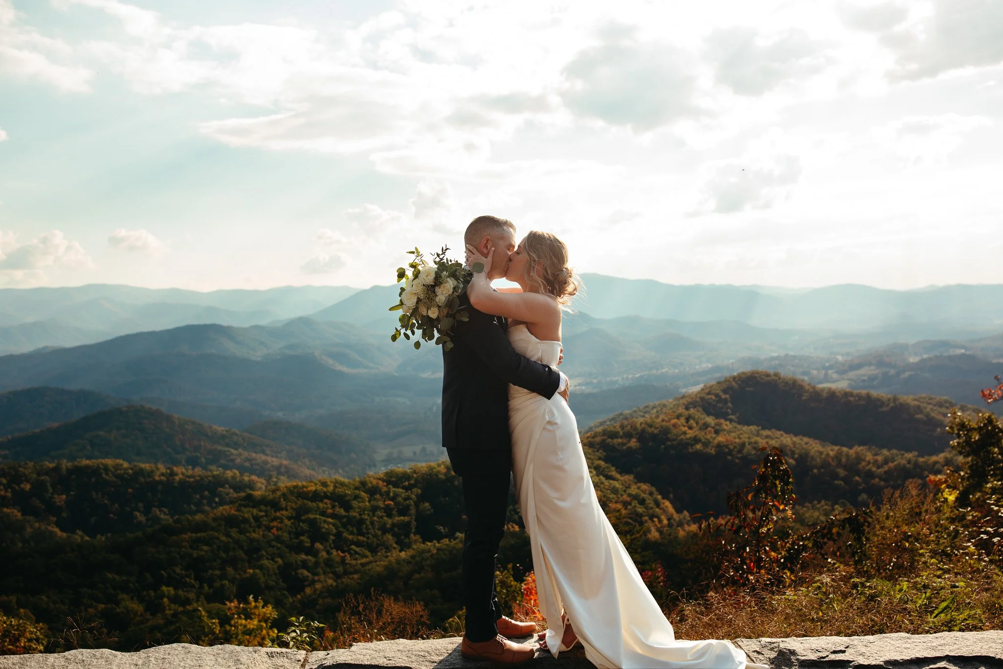 Pigeon-forge-garden-elopement-effortless-elopements-04.jpg