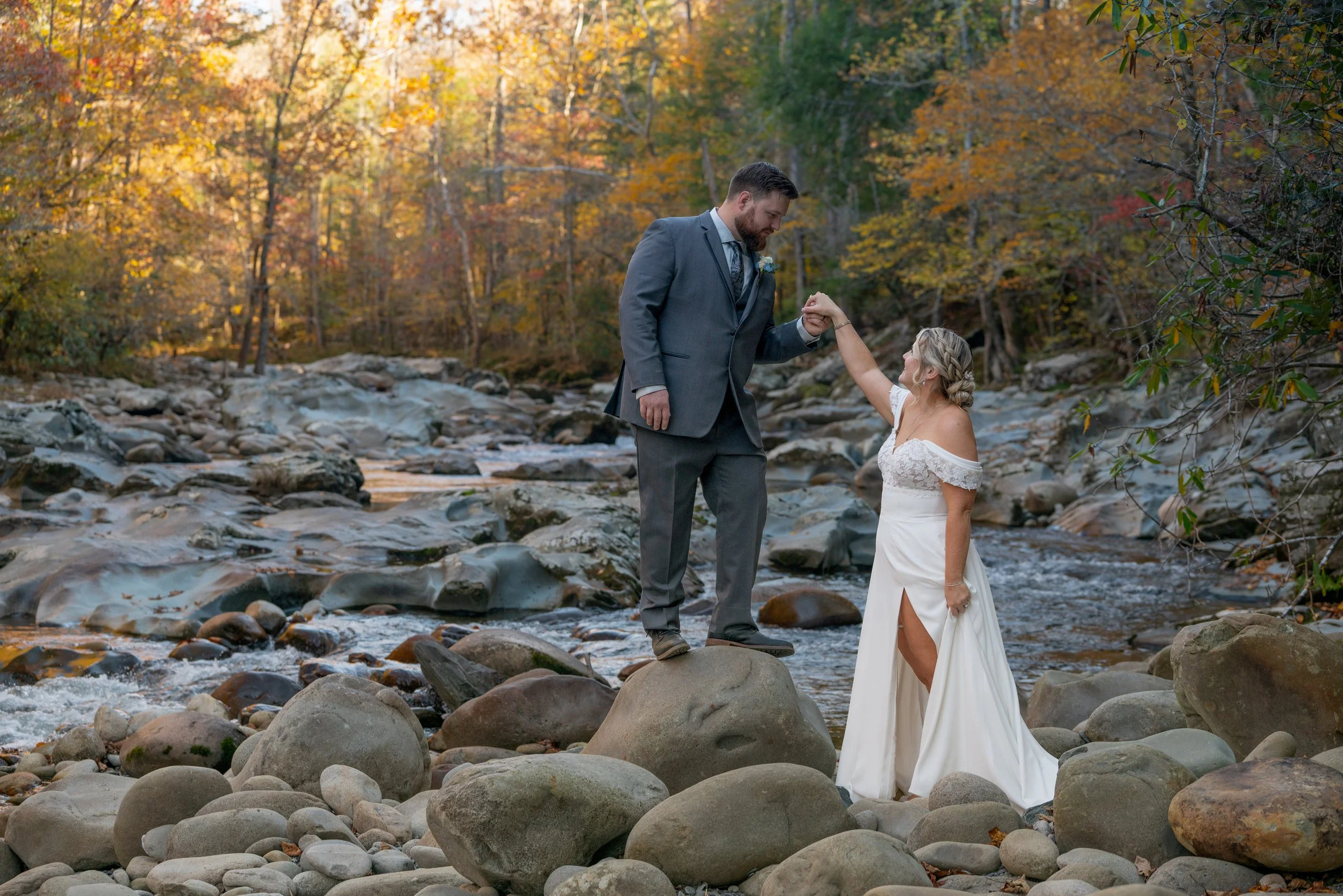 effortless-elopements-greenbrier-hand-kiss-elopement.jpg
