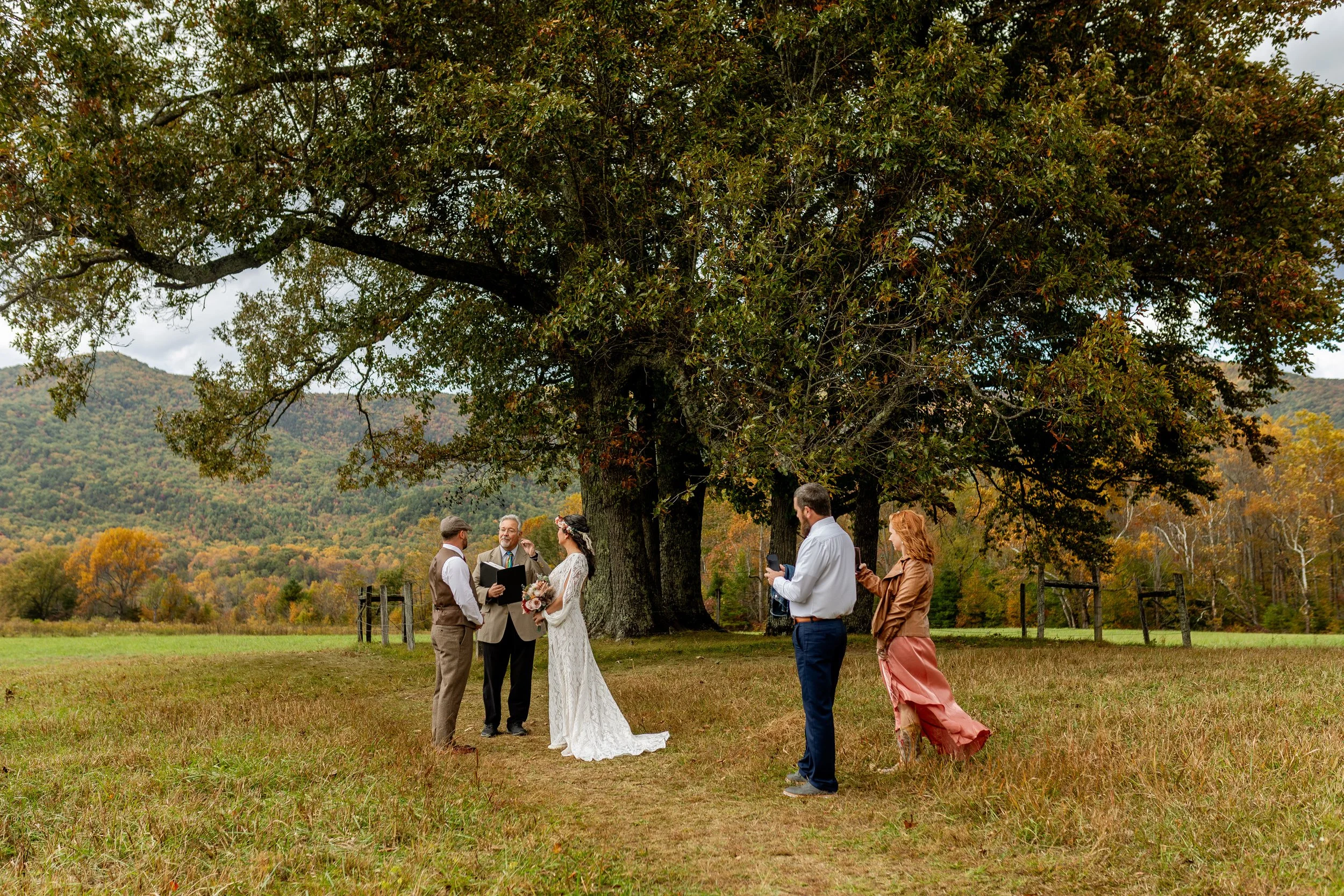 Effortless-elopements-gatlinburg-elopementhellostephyoung.com_Amber+James_Elopement_CadesCove-58.jpg