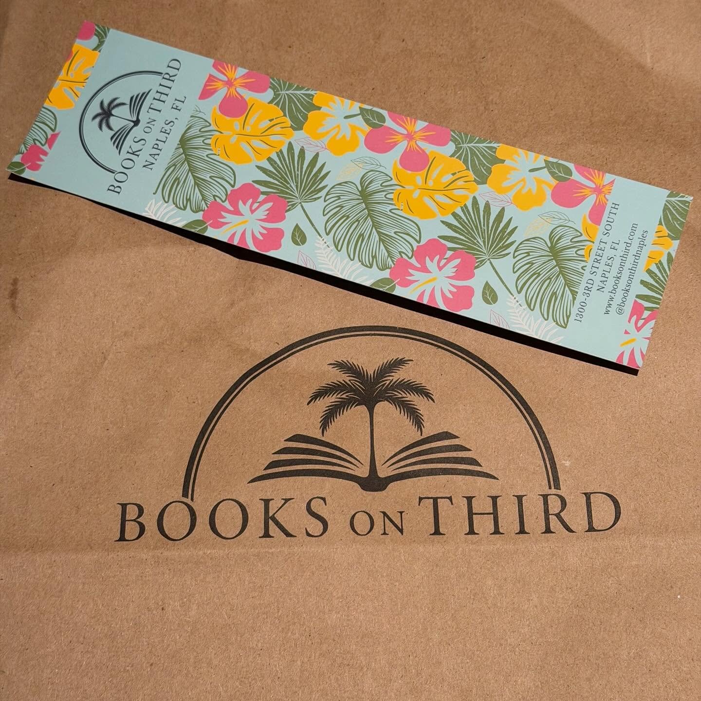 welcome to the neighborhood @booksonthirdnaples 
.
#thomaspynchon 
#jeffvandermeer 
#ezraklein
#derekthompson