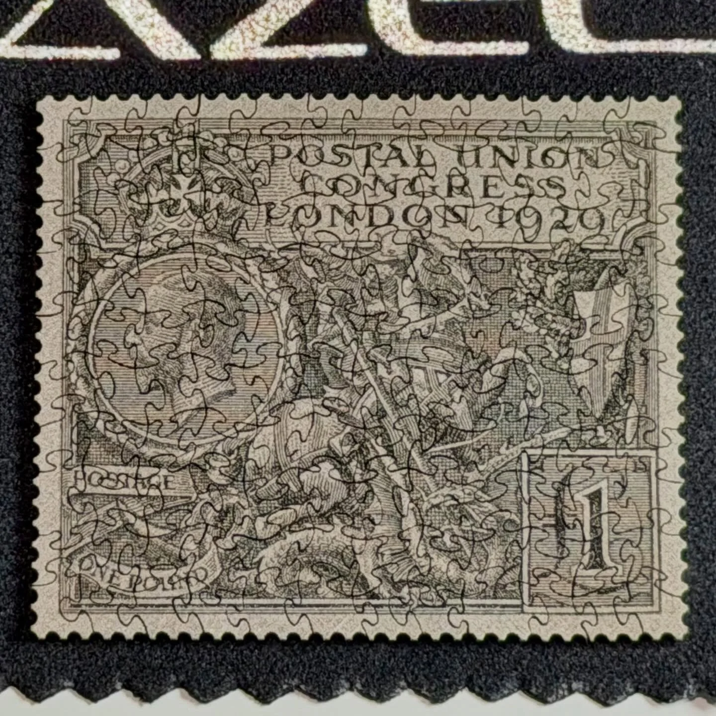 120 pieces
1.5&rdquo;x1.75&rdquo;
#titanium
came with the tweezers; i had to get the magnifying glass! 🔎 
#lazelspuzzles