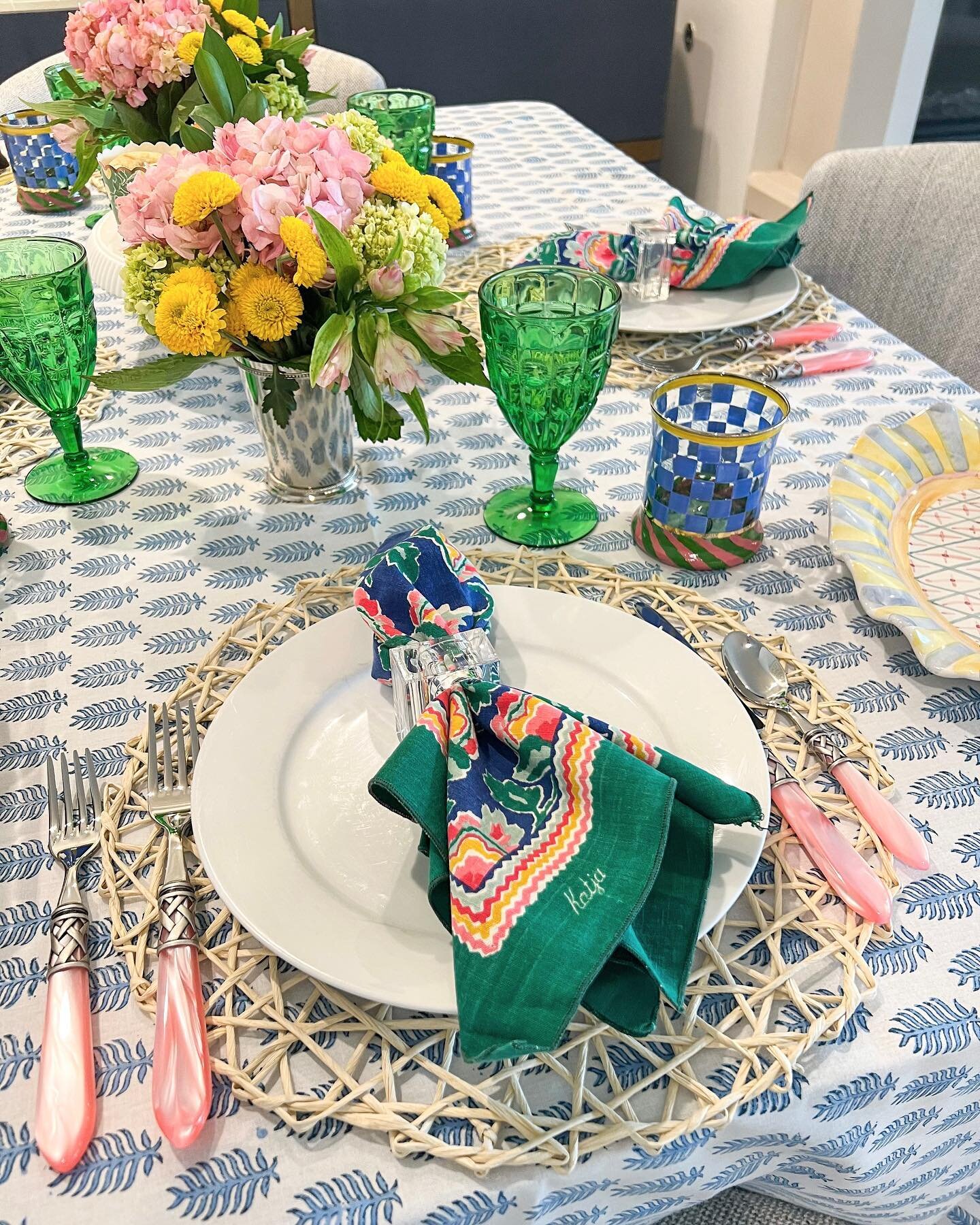 Hope everyone had a wonderful Mother&rsquo;s Day🩷
.
.
.

#kristinebatesinteriors #interiors #interiordesign #luxuryinteriors #elegantinteriors #luxuryinteriordesign #chair #luxuryinteriordesigner #luxuryliving #pillows #housebeautiful #homeinspirati