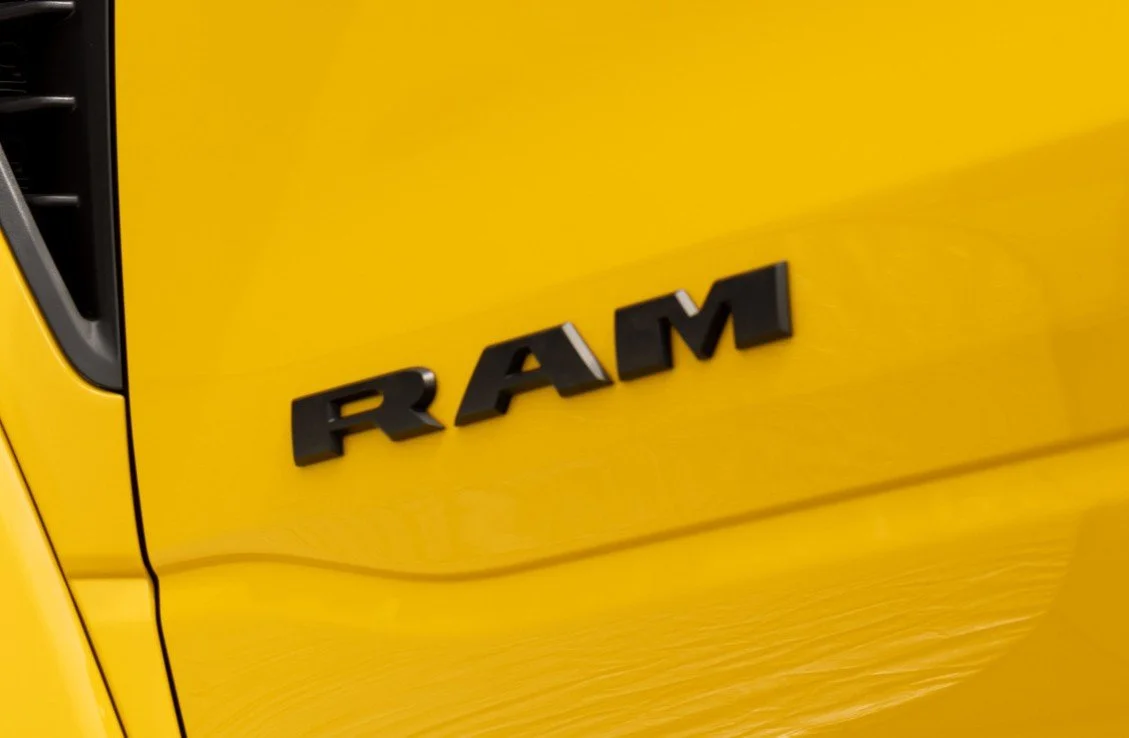 RM027_090FN.jpg