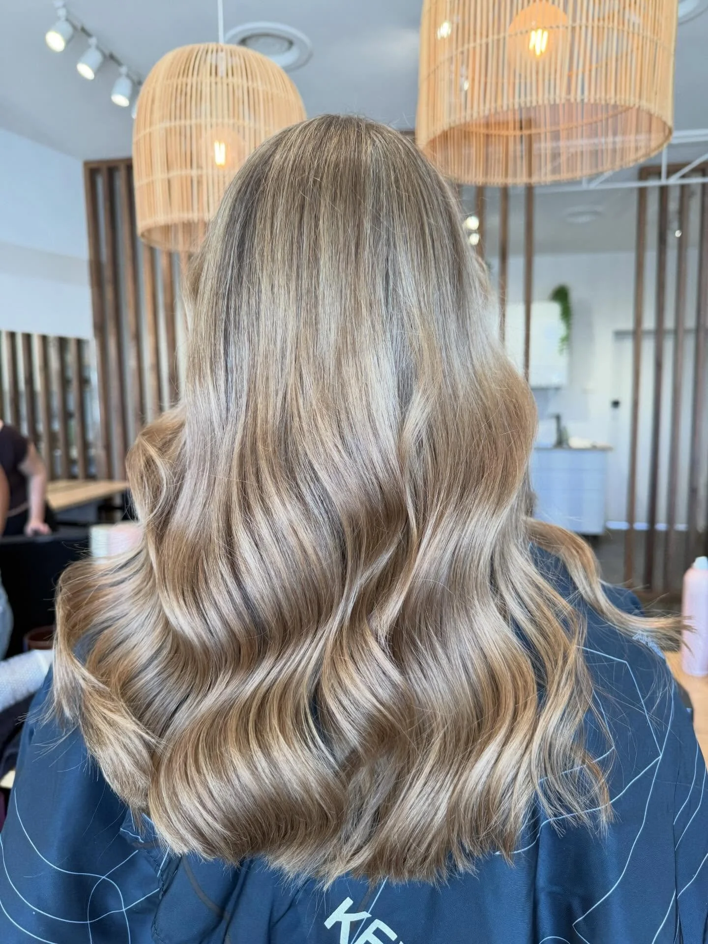 Needed refresh 💛💛

#kevinmurphy #blondehighlight #melbournehair #emerald