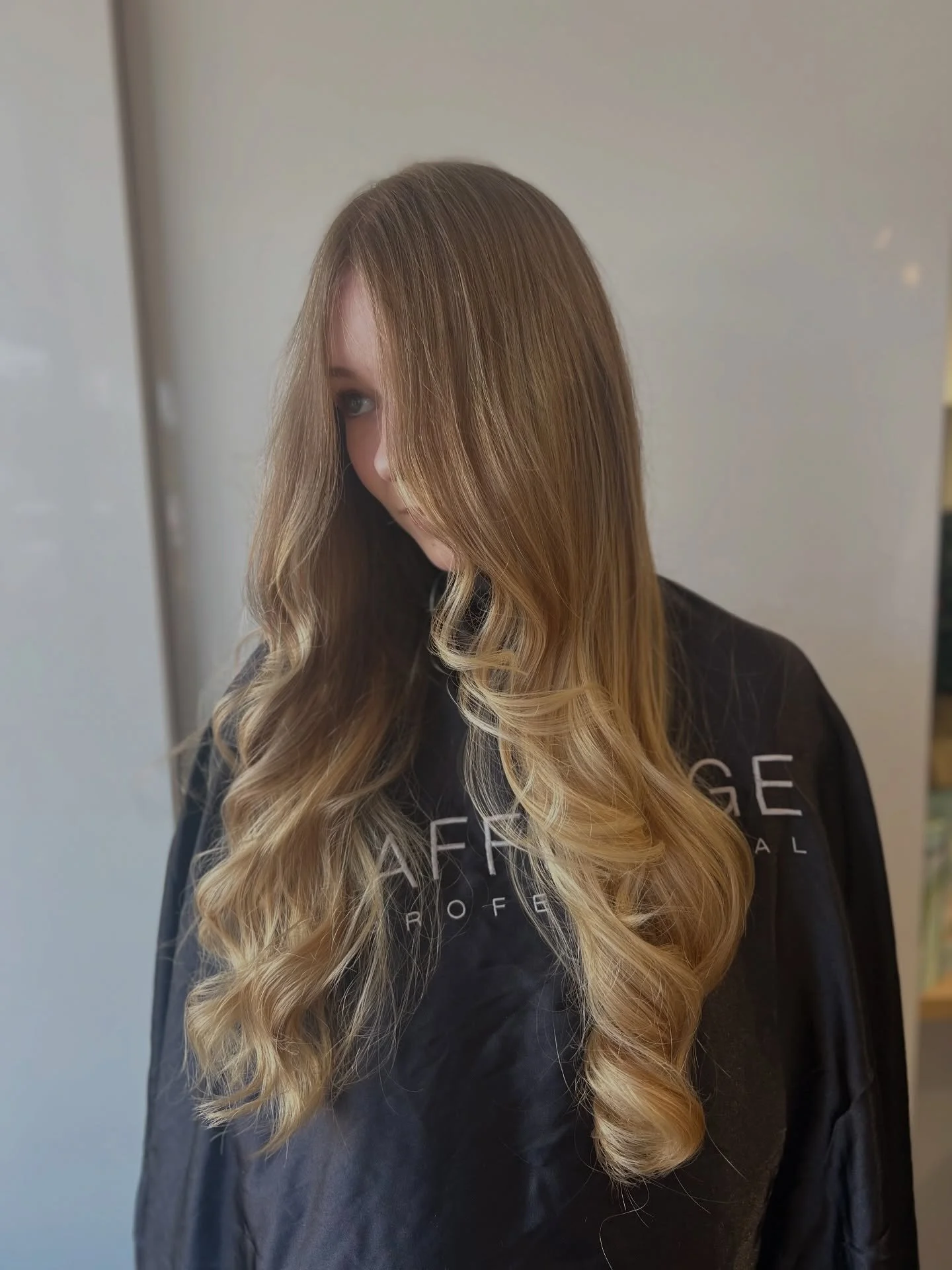 So beautiful &amp; long, with honey blonde tones 🍯✨	
&bull;
&bull;
&bull;
 #hairdressing #melbournesalon #melbournehair