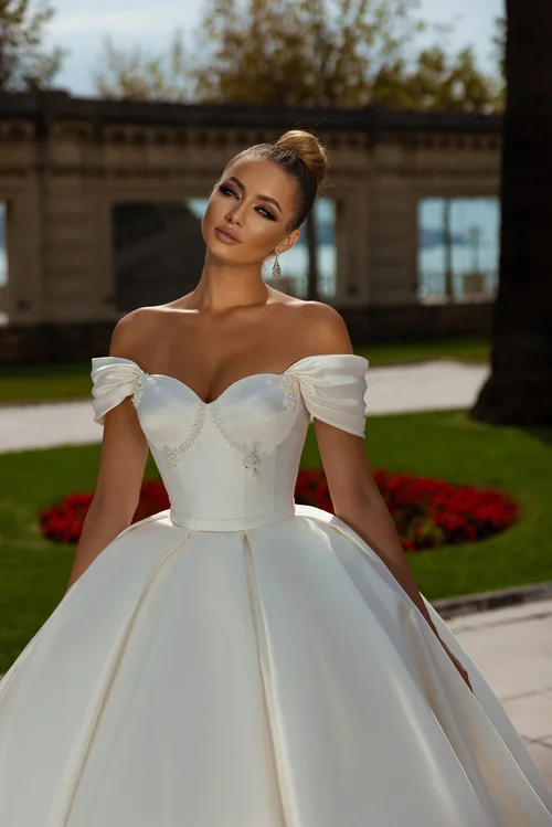 Sima Couture �?? Brides in Love