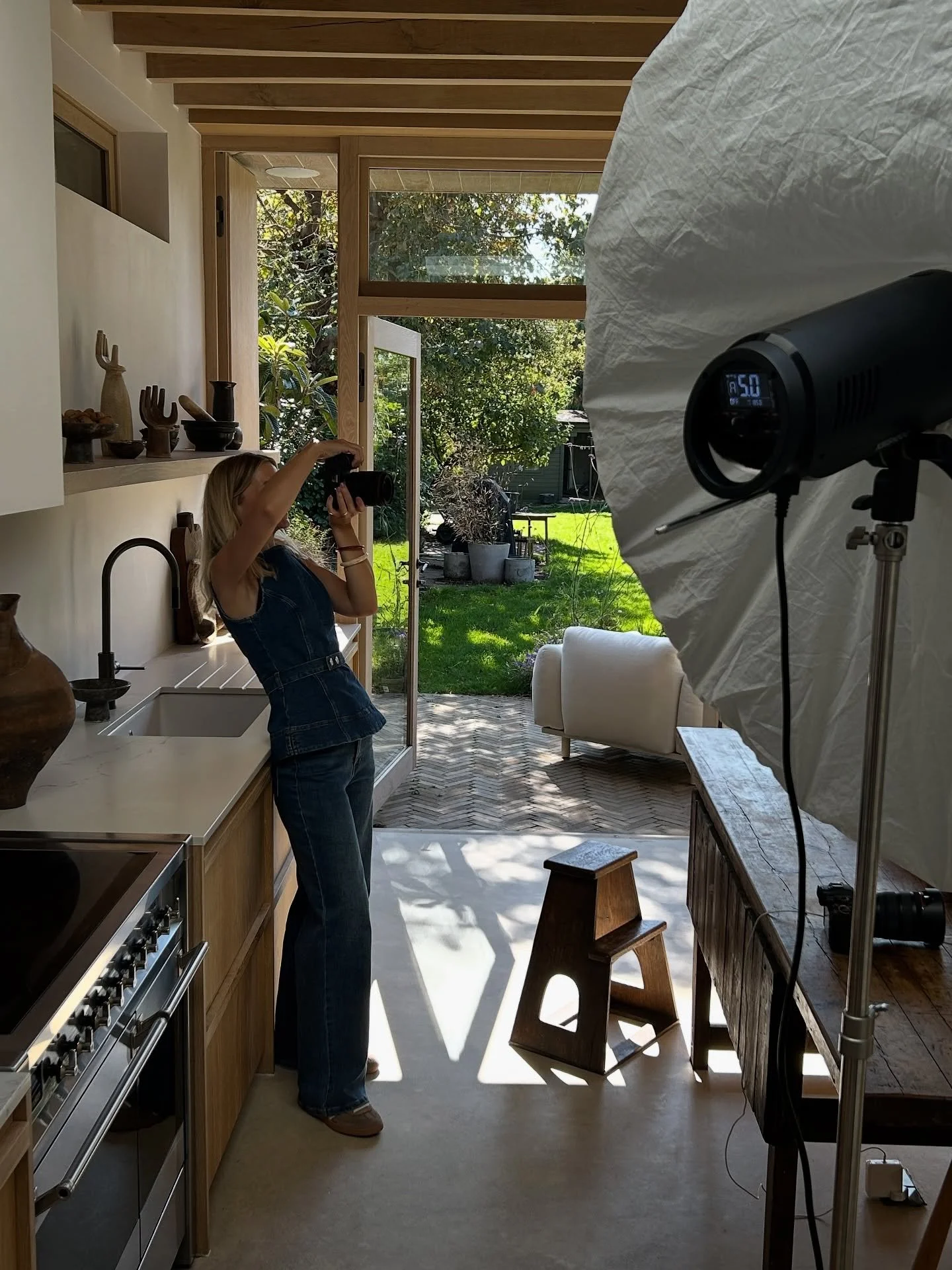 Let&rsquo;s catch up after last week&rsquo;s Mini Sessions!

1. Setting up in the beautiful @house_of_logan the light and textures in this house are really something special. 

2. It&rsquo;s always a collaborative process - I want to know what you ne