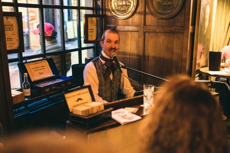 Carradine's Cockney Sing-a-long @ Mr Fogg's Tavern, London