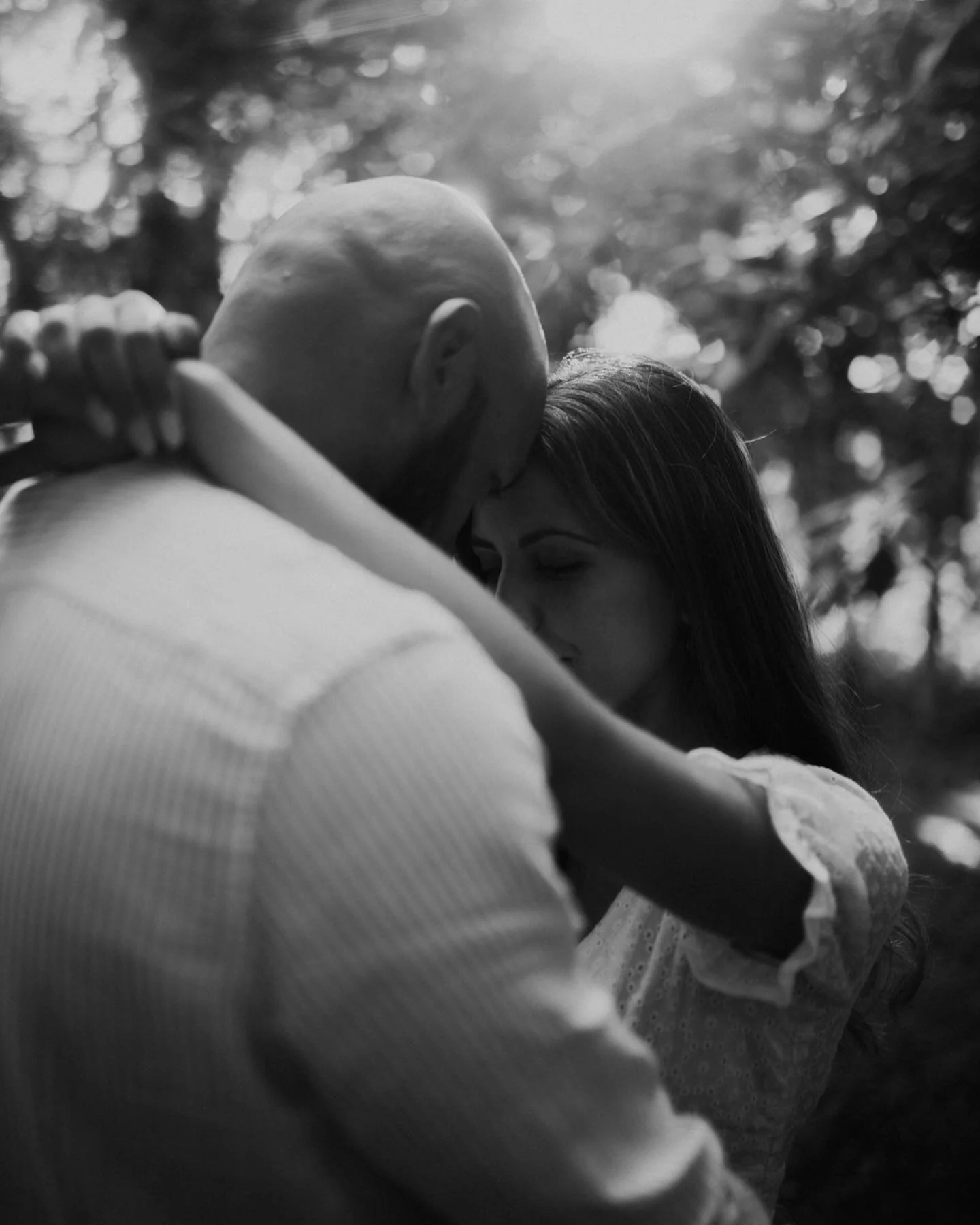 A massive congratulations to these two on their engagement yesterday 🖤 Troy really be out here raising the bar for men everywhere!
Location ➳ @escarpmentretreat 
Picnic ➳ @goldcoastpopuppicnics
.
.
.
.
.
.
.
#goldcoastengagement #goldcoastphotograph