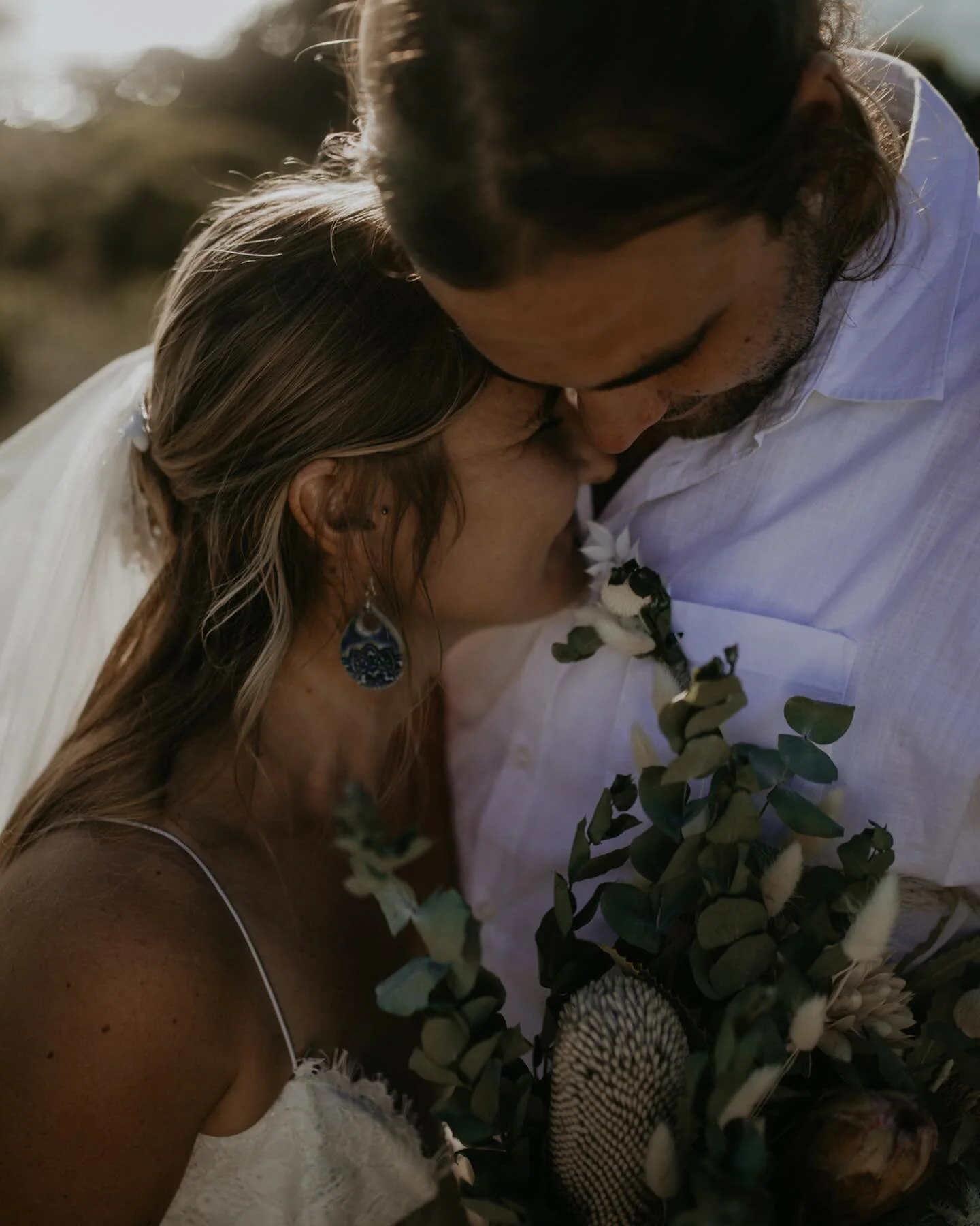 M e g a n +  M a t t
In 2019, I got to photograph Matt asking Megan to marry him... on the Saturday just gone, I got to watch and photograph them saying &ldquo;I do&rdquo; 🖤🤘🏻life is good
.
.
.
.
.
.
.
#sunshinecoastphotographer #sunshinecoastelop