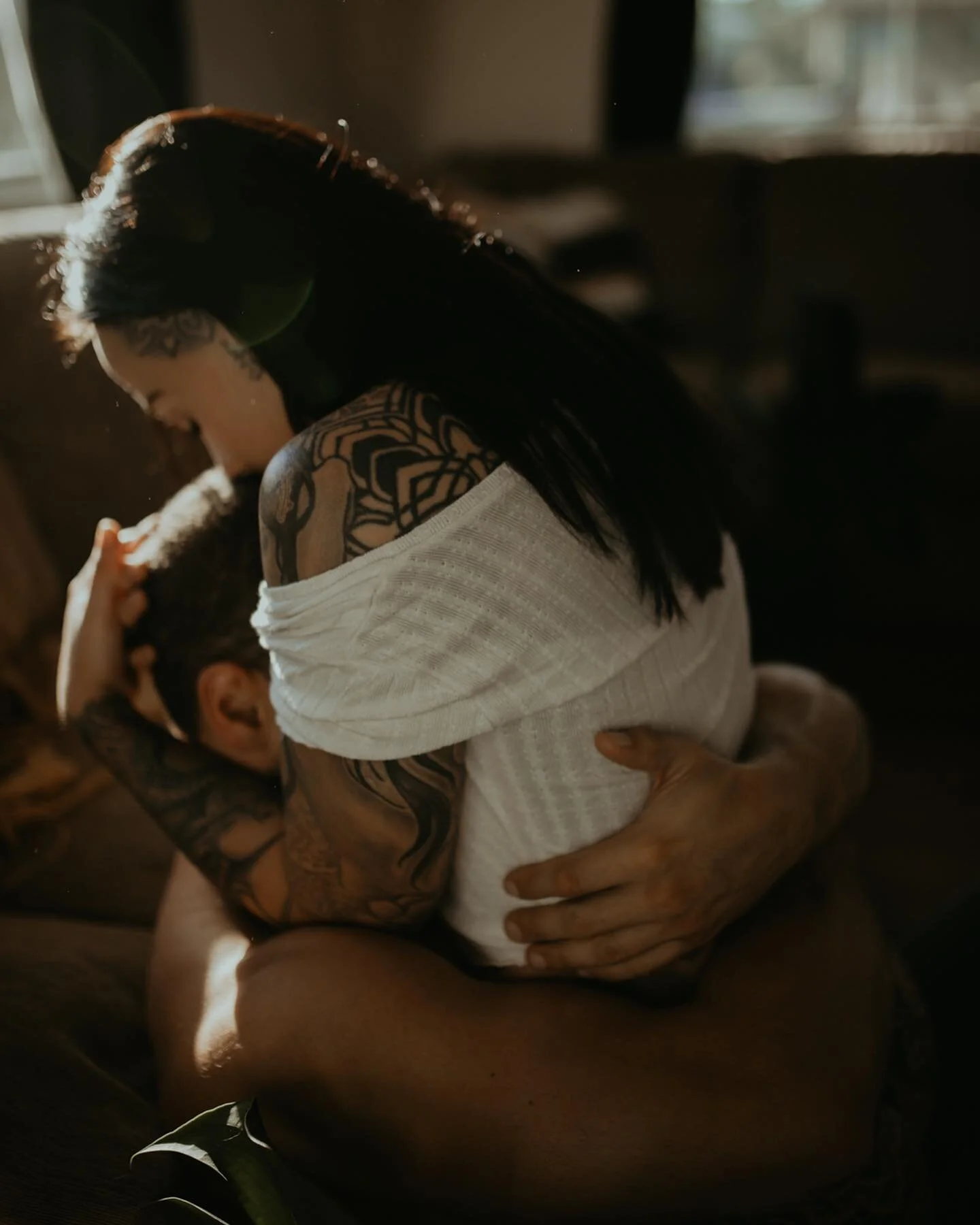 The chemistry these two have is 🔥
.
.
.
.
.
.
#stonebirdphotography #brisbanephotographer #brisbaneboudoirphotographer #couplesboudoir #sunshinecoastphotographer #sunshinecoastboudoirphotographer