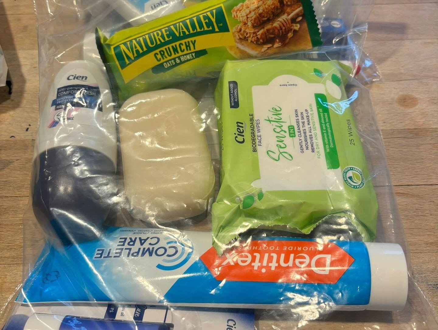 Thank you so much to @soph_orocked85 and the @athenlay_women_fc for your amazing generosity to our Thursday evening guests @robesproject_ It was so amazing to be able to give each of our guests a bag of toiletries tonight. Snacks and extra goodies al