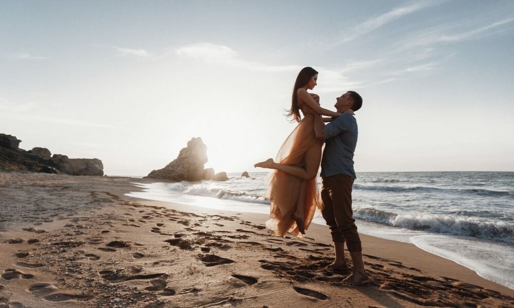 Top 10 Things To Do On Your Honeymoon March 2024: Hot Honeymoon Tips