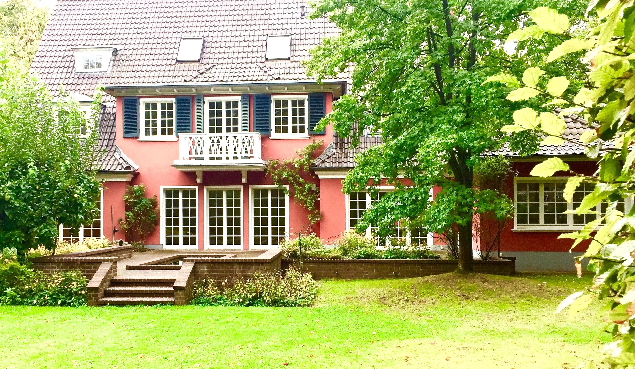 VERMIETET Köln-Marienburg