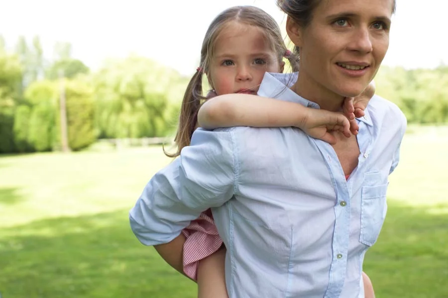 LifeStyle_FamilyWalking_043.jpg
