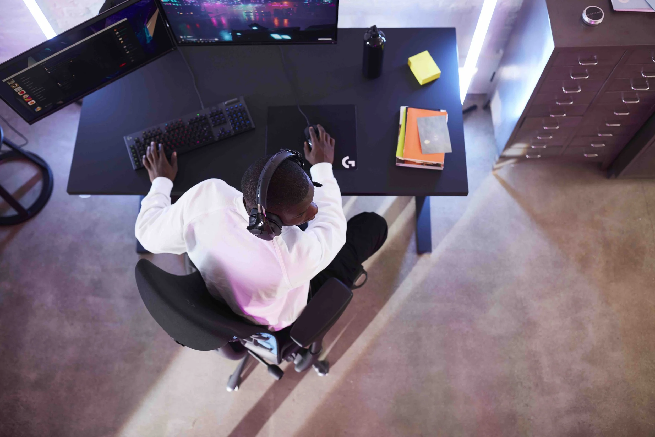 2020_09_10_FORPEOPLE_HM_RELENTLESS_GAMER_01_322 1.jpg