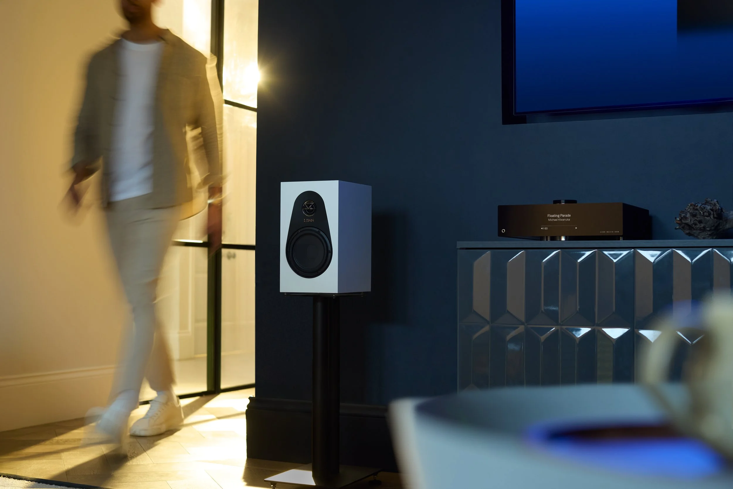 Linn_119 White_MajikDSM_Wide_HighRes.jpg