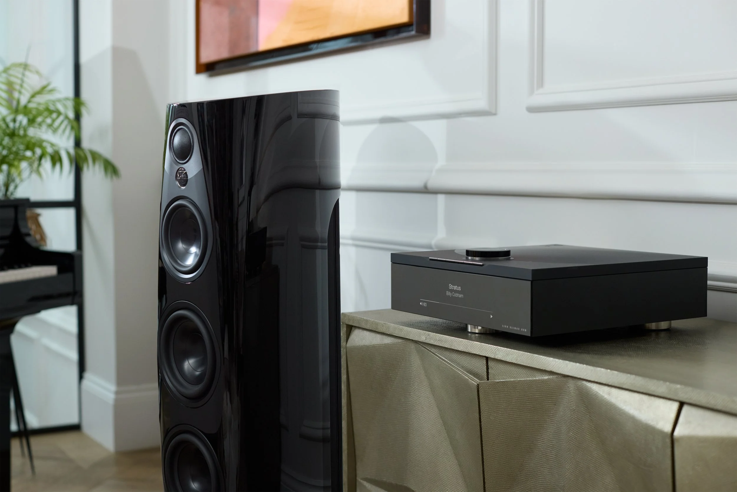 Linn360_Piano Black_KDSM Black_Close_HighRes.jpg