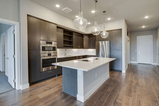 6619 E Lowry Blvd 306 Unit 306-small-004-047-Kitchen 2RET-666x444-72dpi.jpg