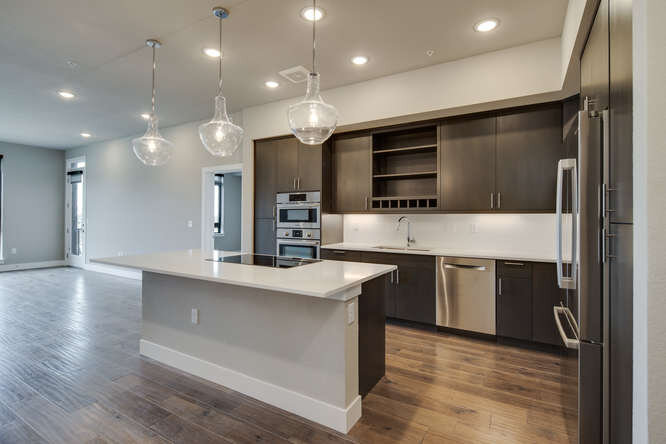 6619 E Lowry Blvd 306 Unit 306-small-007-002-Kitchen 4-666x445-72dpi.jpg