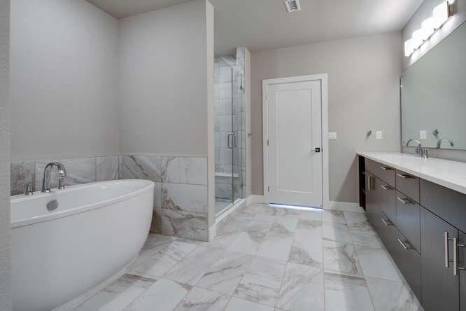 6619 E Lowry Blvd 306 Unit 306-small-032-024-Master Suite8-666x444-72dpi.jpg
